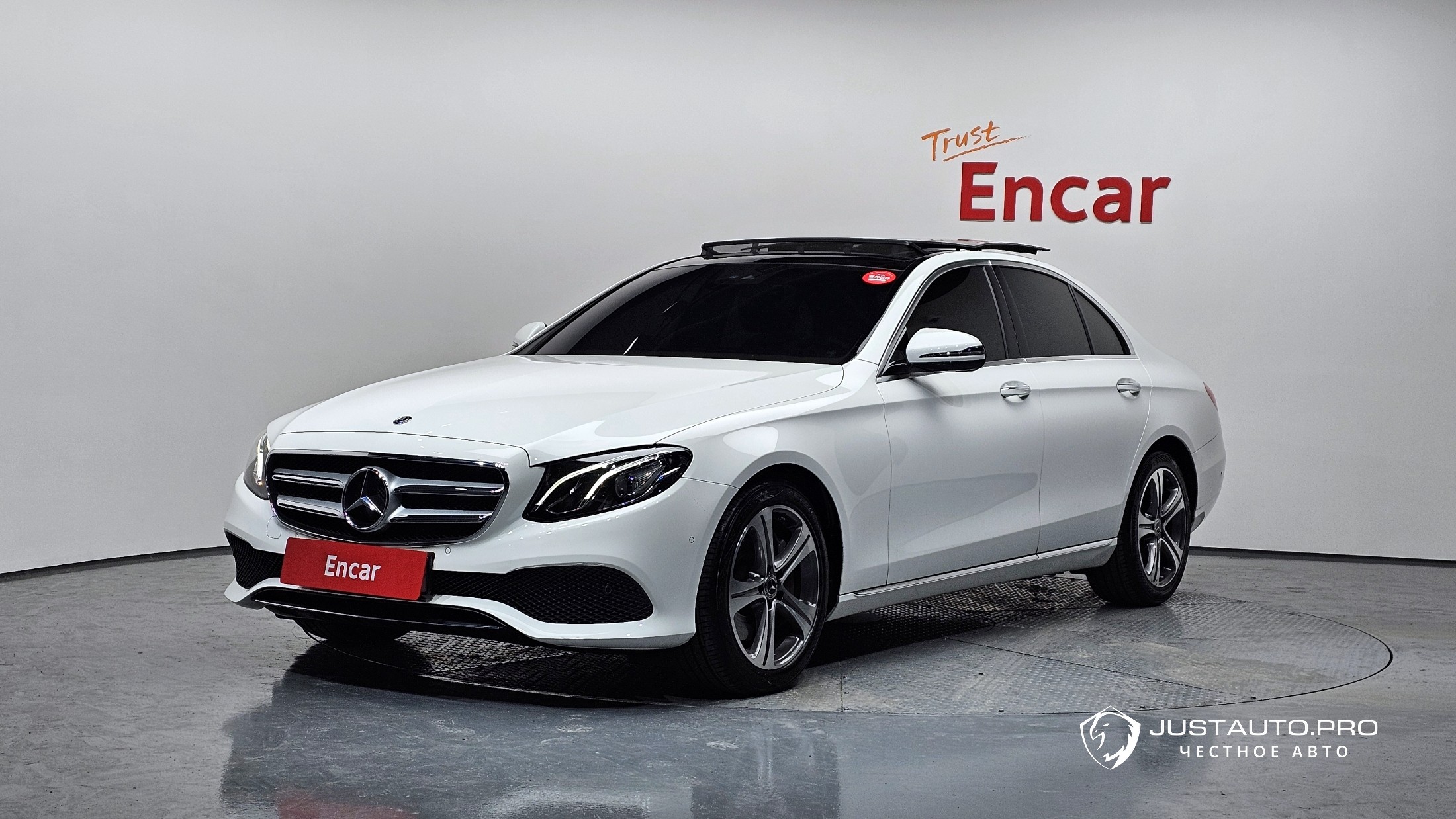 Автомобиль Mercedes-Benz E-Class