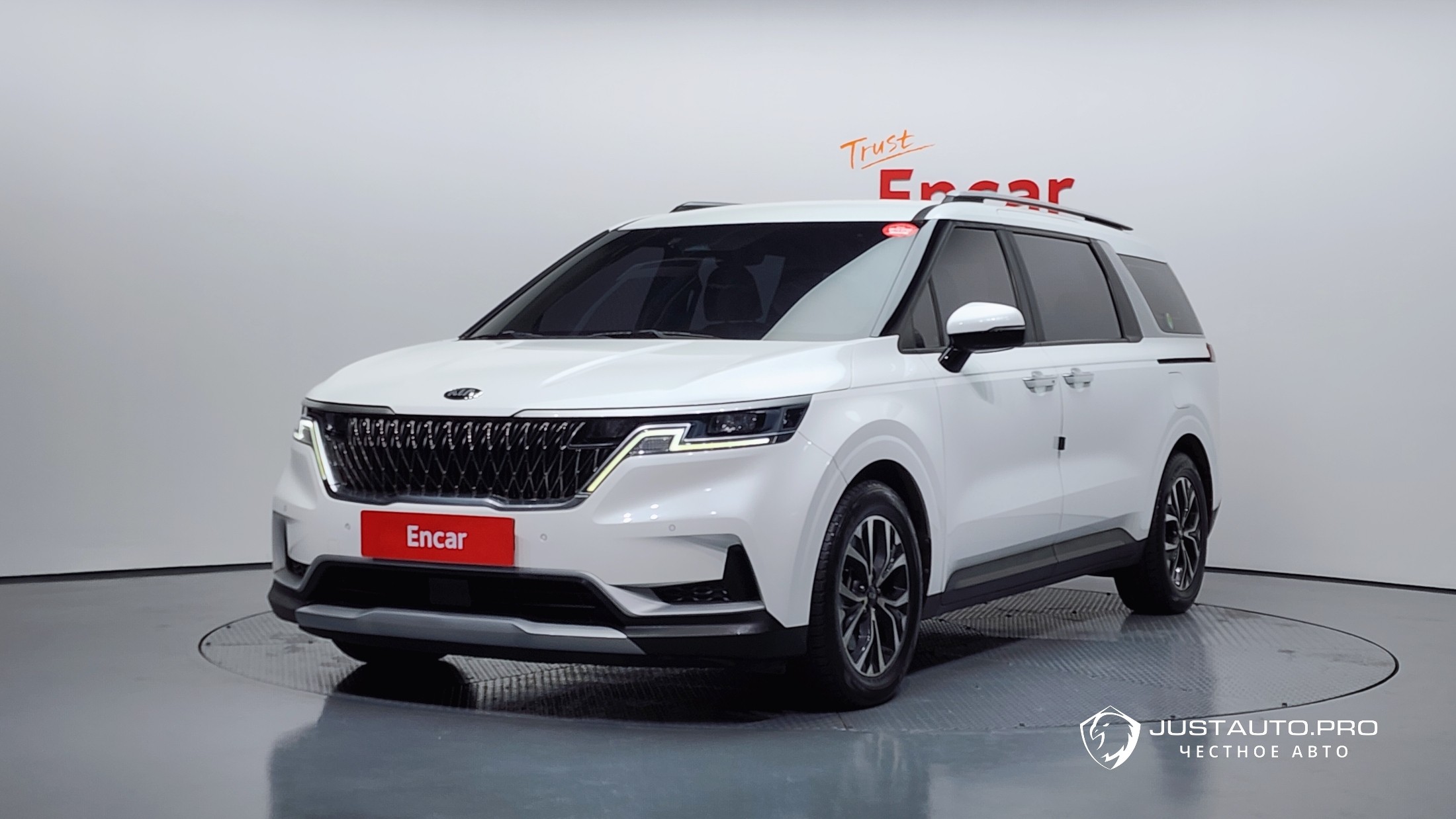 Автомобиль Kia Canival