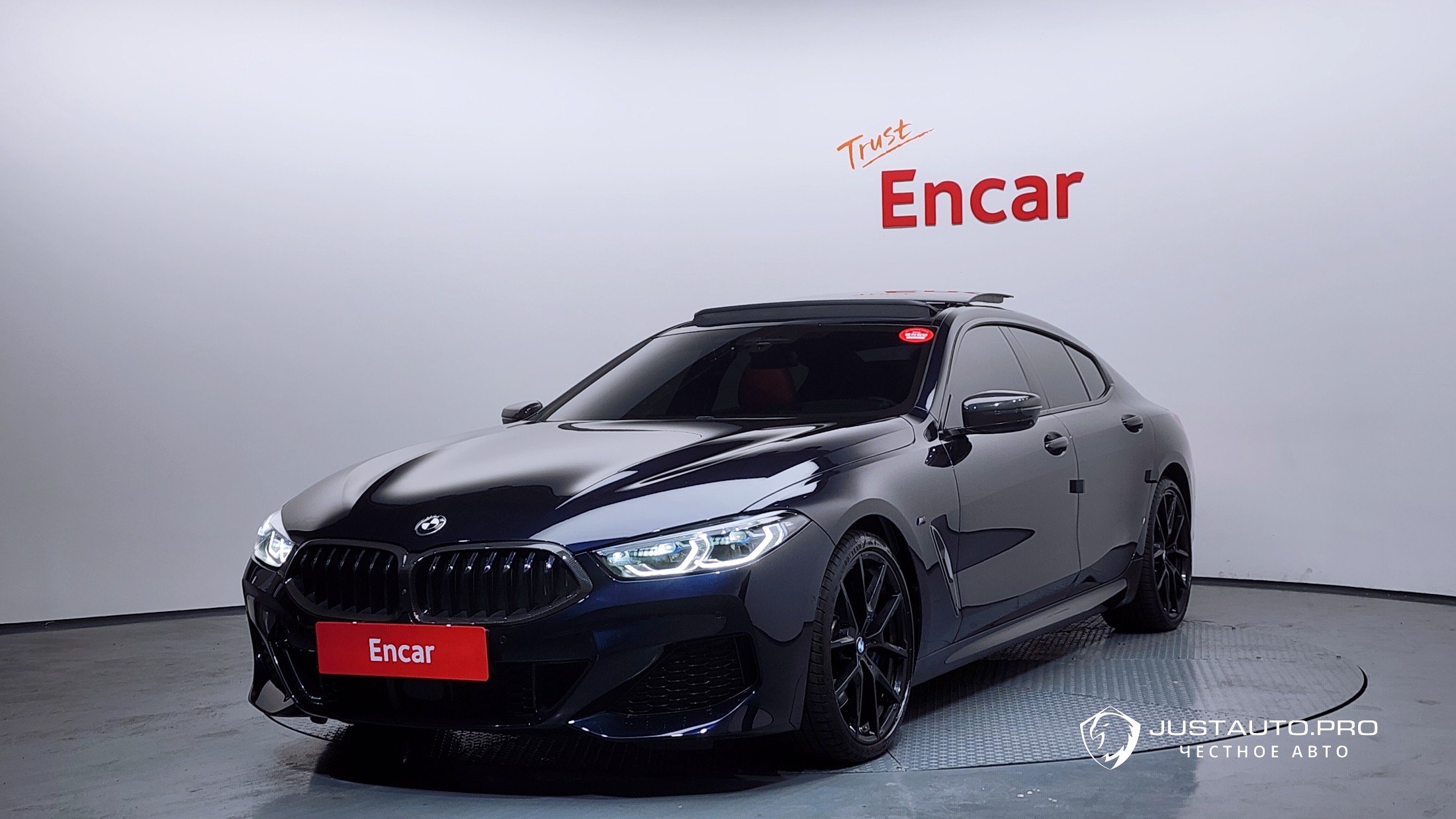 Автомобиль BMW 8-Series