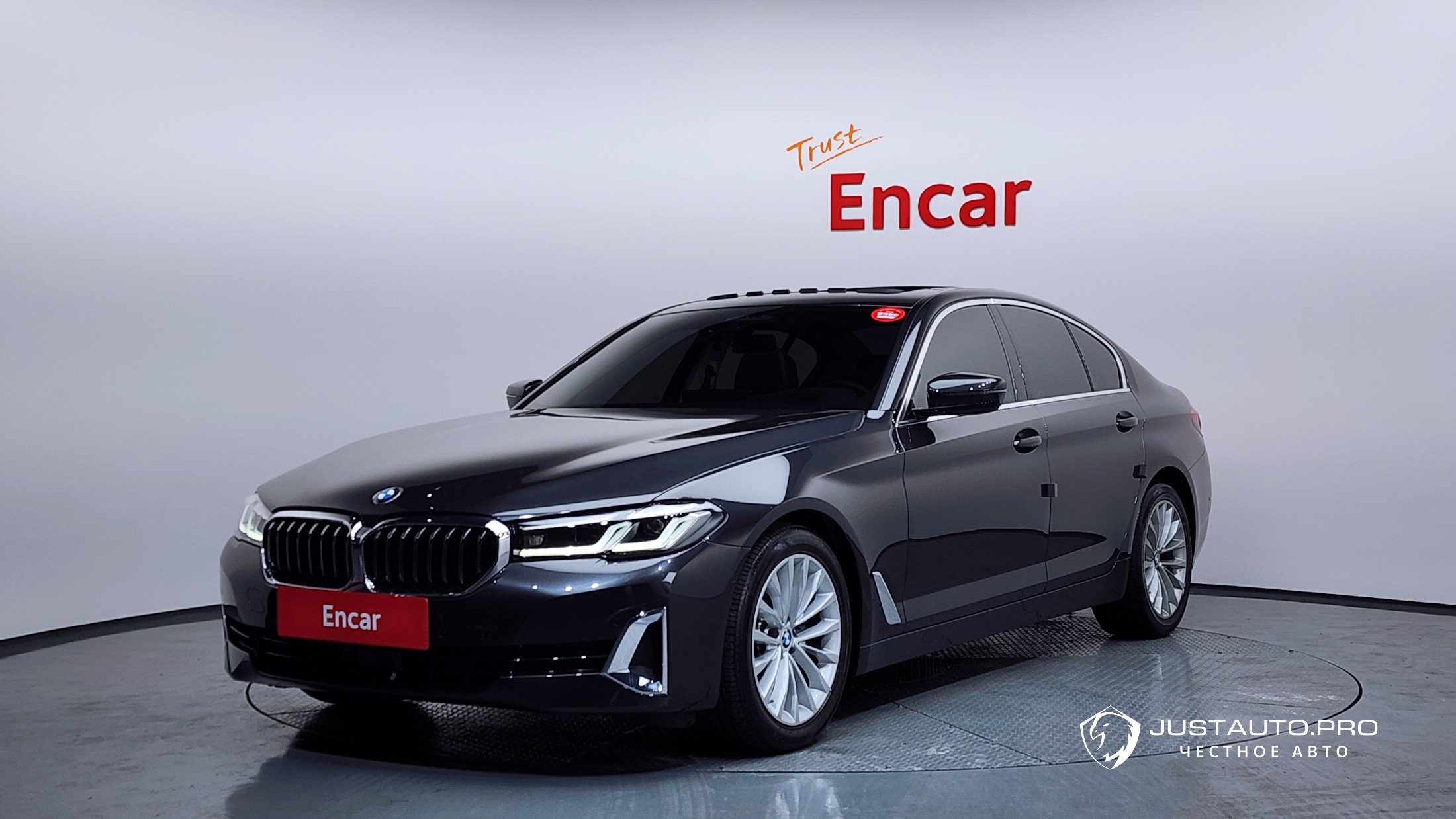 Автомобиль BMW 5-Series