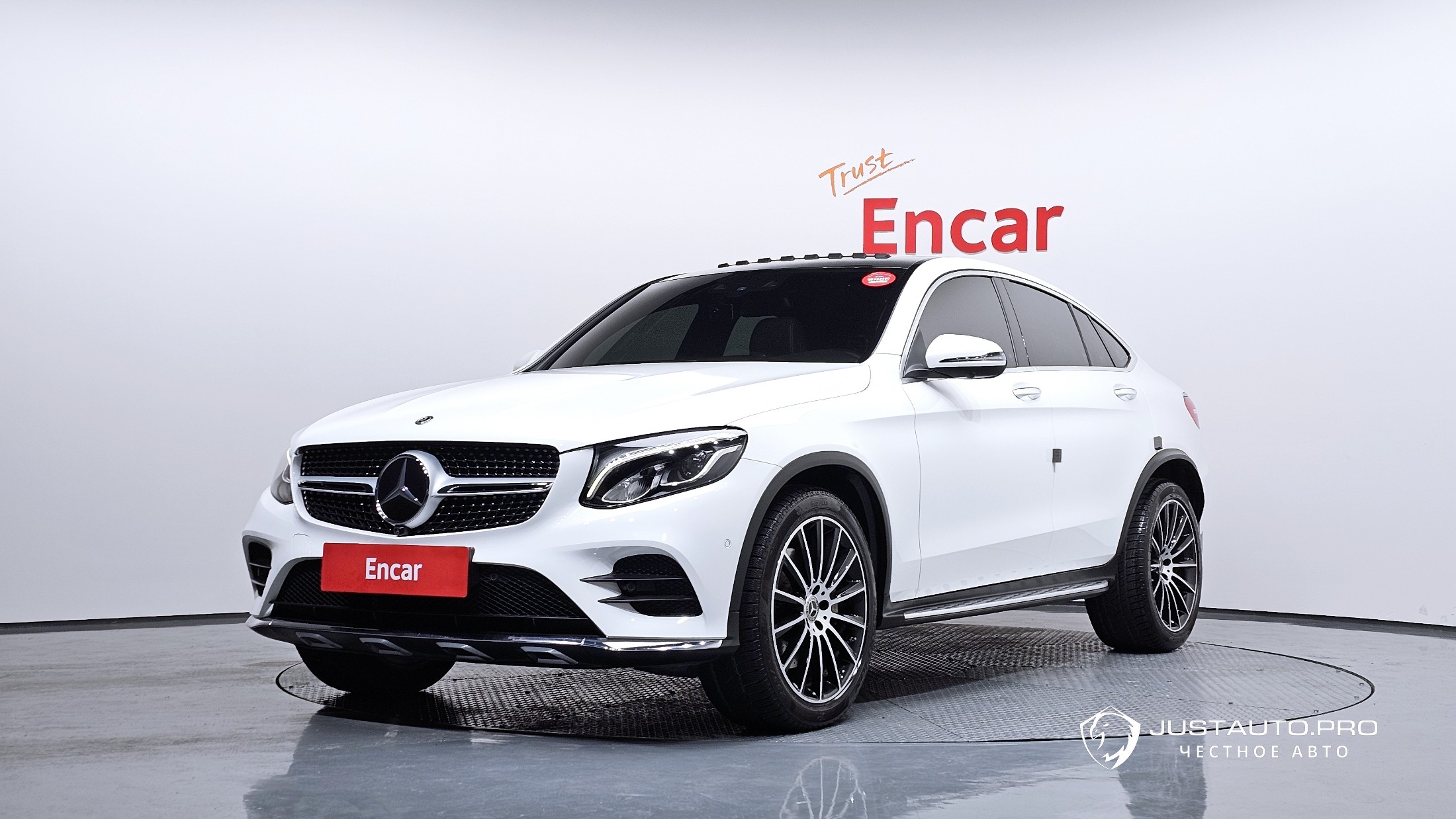 Автомобиль Mercedes-Benz GLC-Class