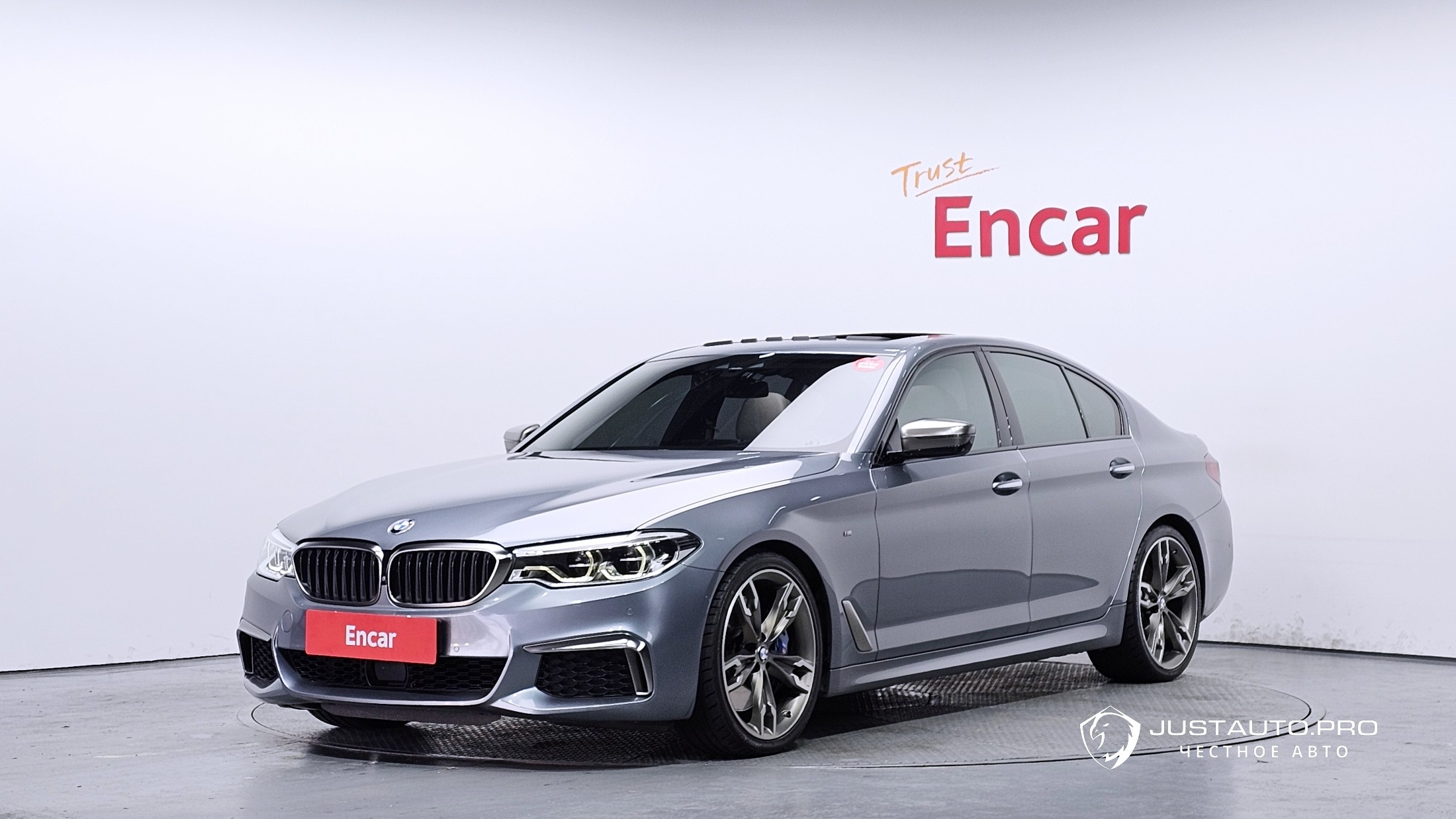 Автомобиль BMW 5-Series