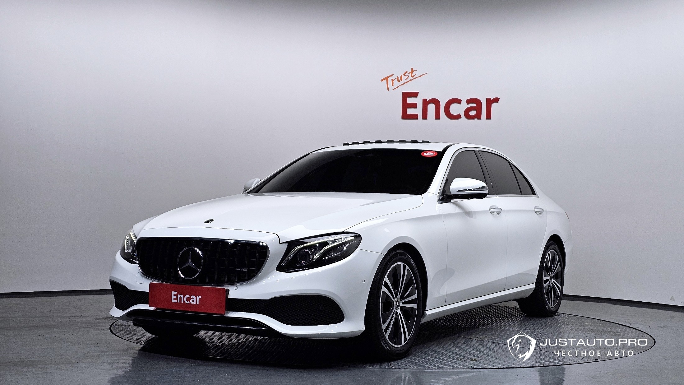 Автомобиль Mercedes-Benz E-Class