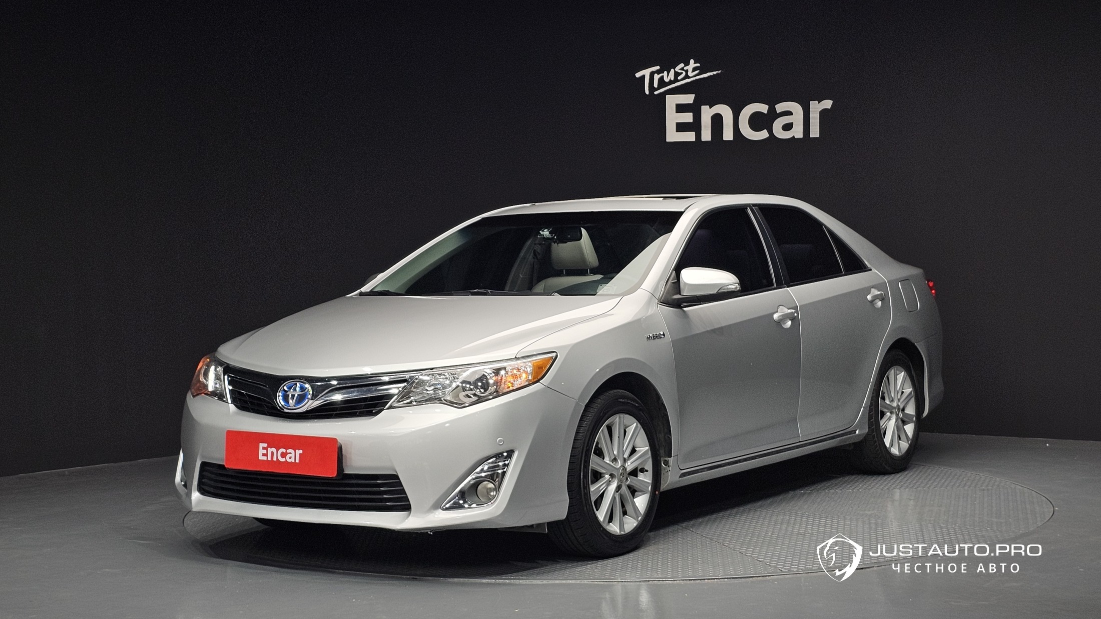 Автомобиль Toyota Camry