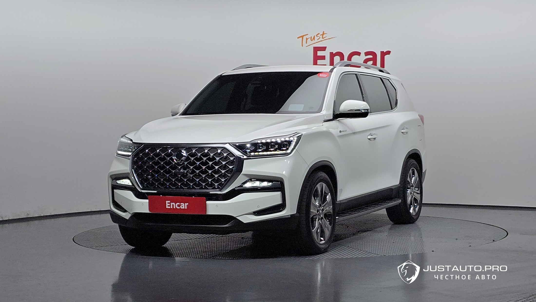 Автомобиль KG_Mobility_Ssangyong Rexton