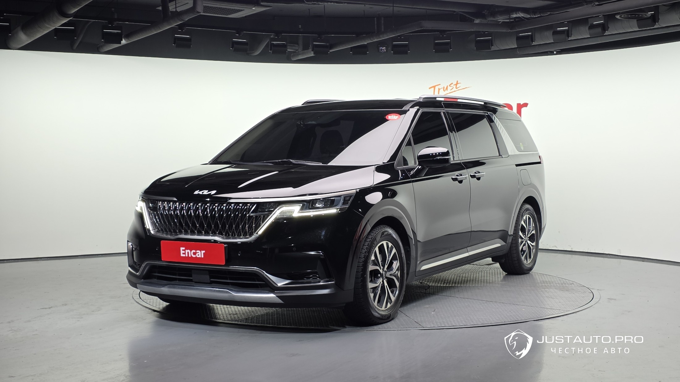 Автомобиль Kia Canival