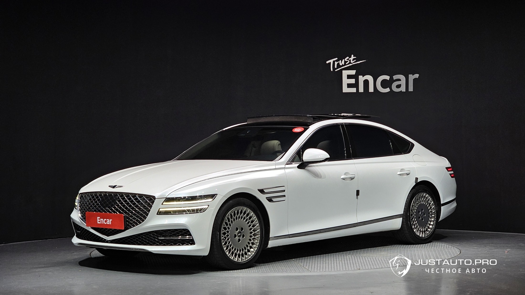 Автомобиль Genesis G80