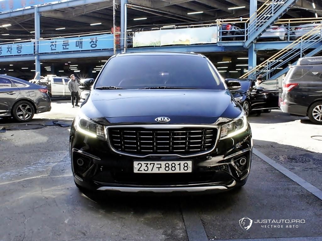Автомобиль Kia Canival