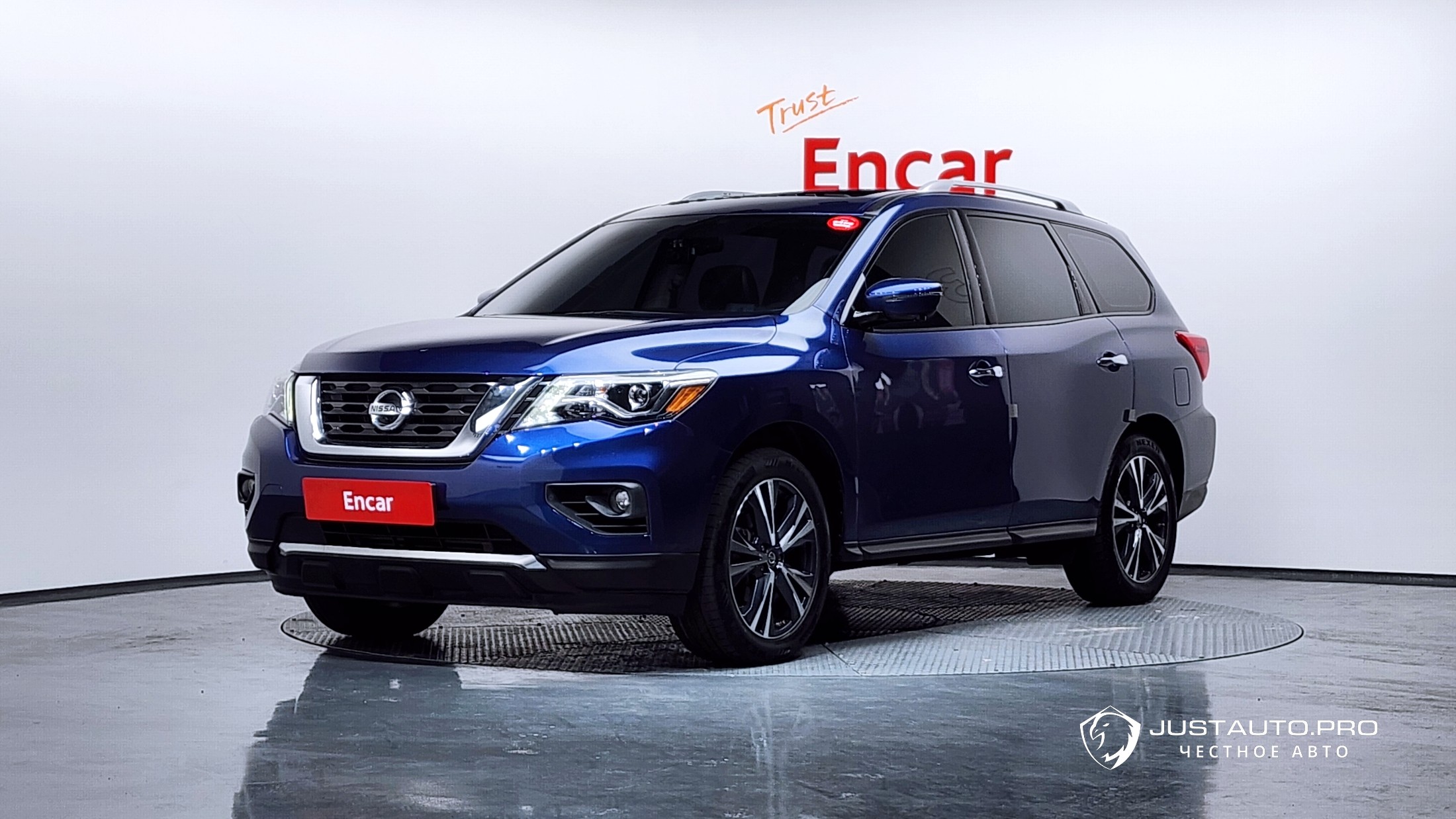 Автомобиль Nissan Pathfinder