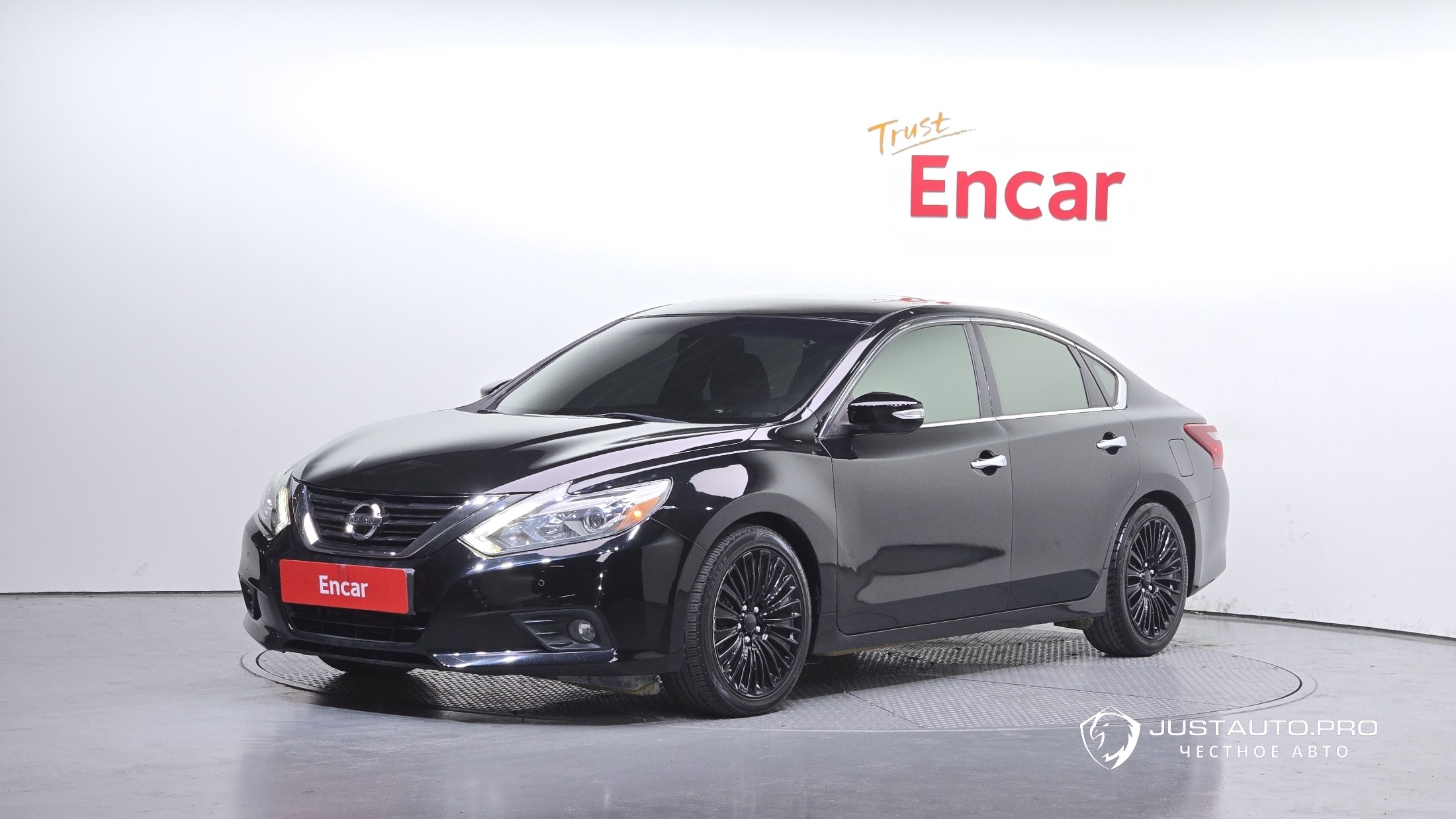 Автомобиль Nissan Altima