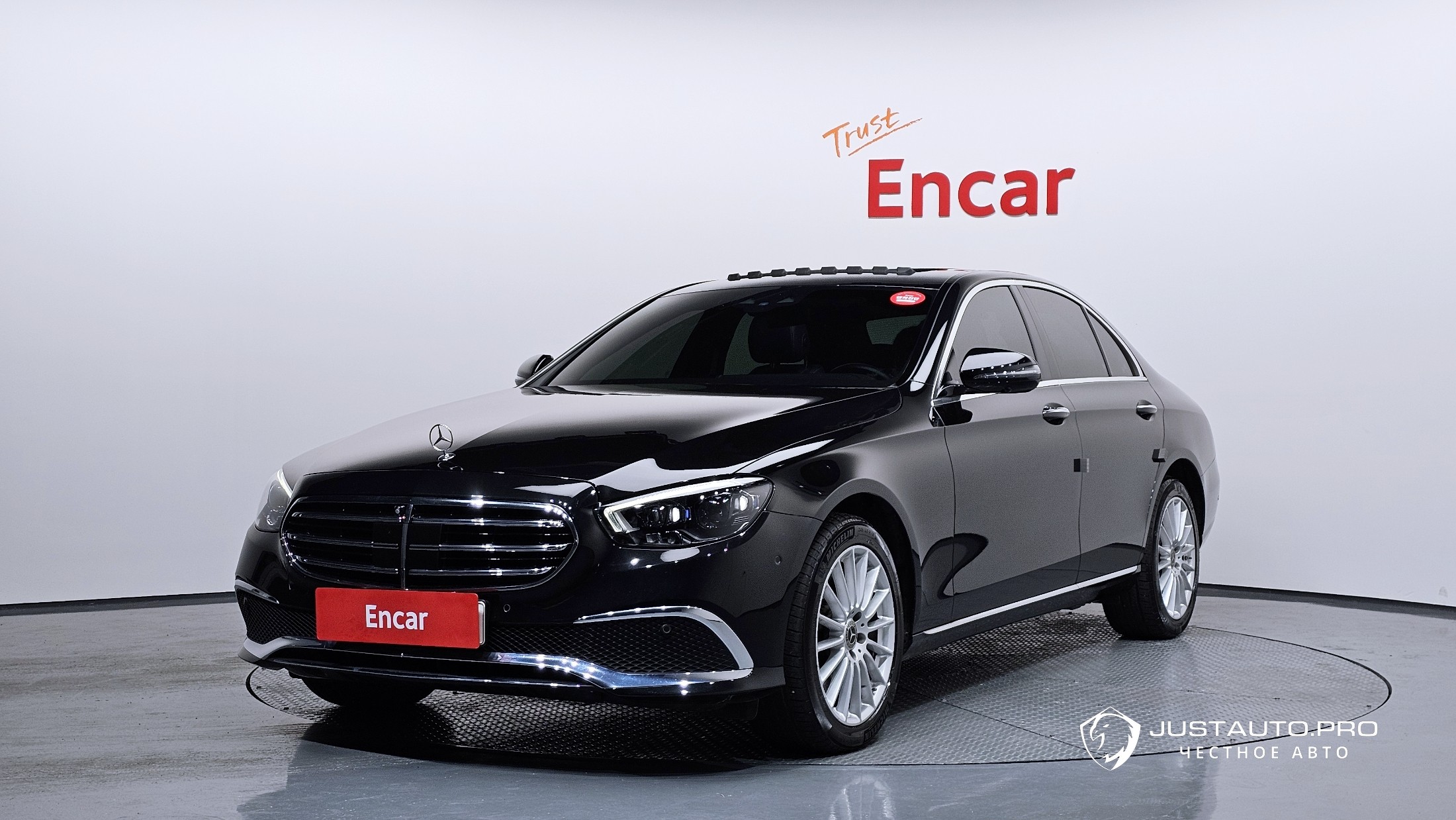 Автомобиль Mercedes-Benz E-Class