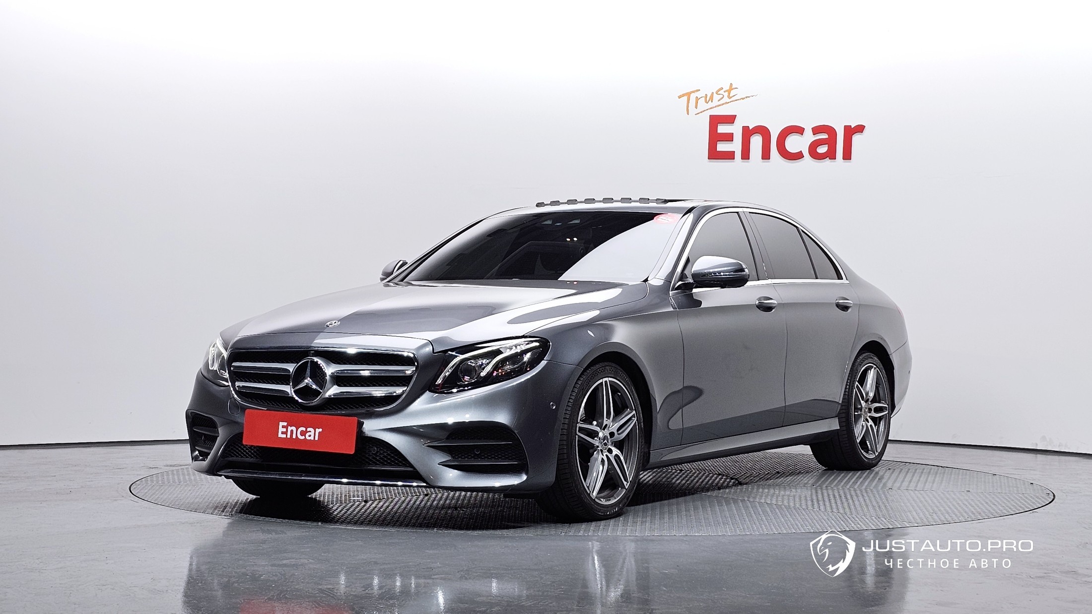 Автомобиль Mercedes-Benz E-Class