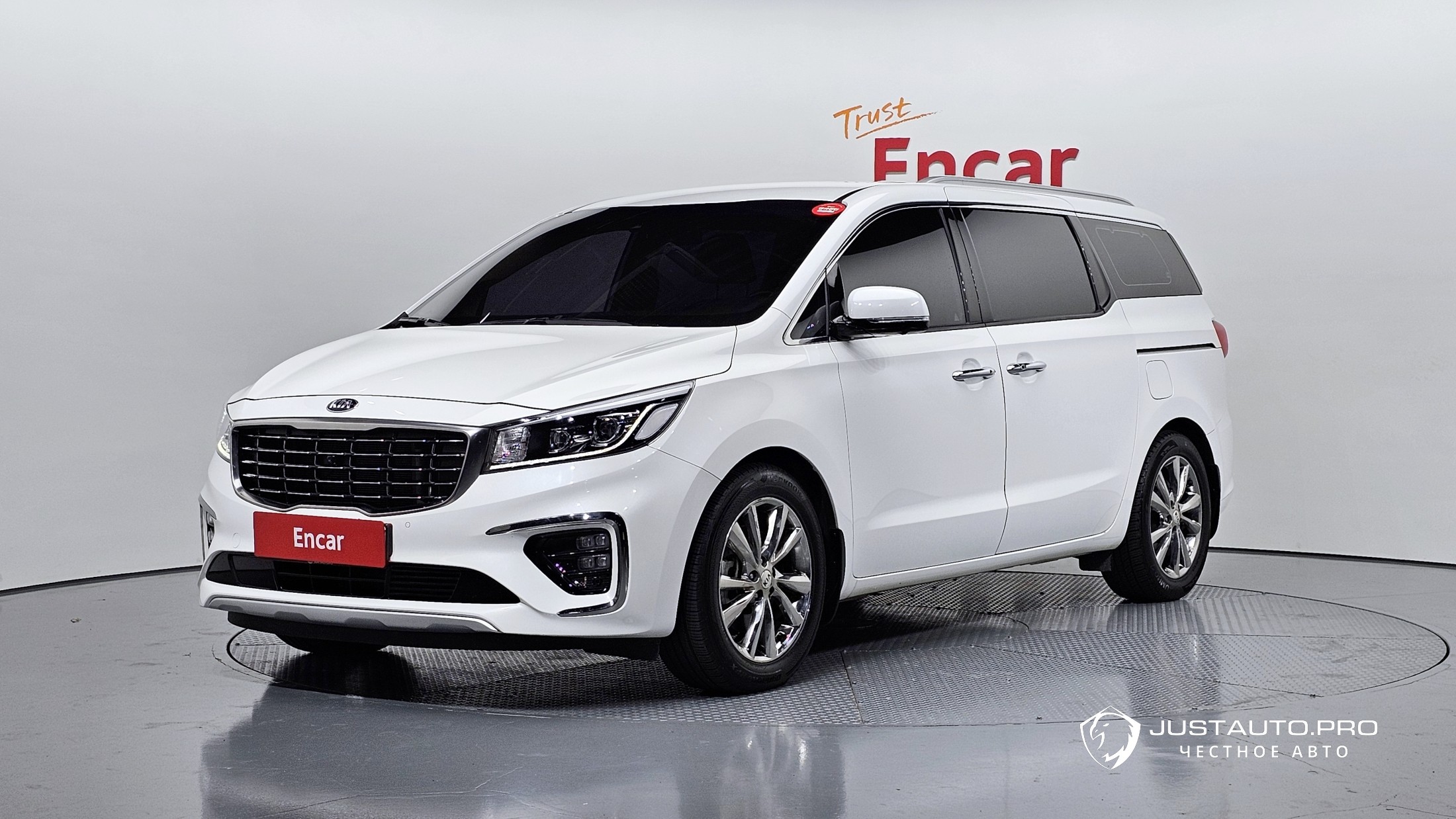 Автомобиль Kia Canival