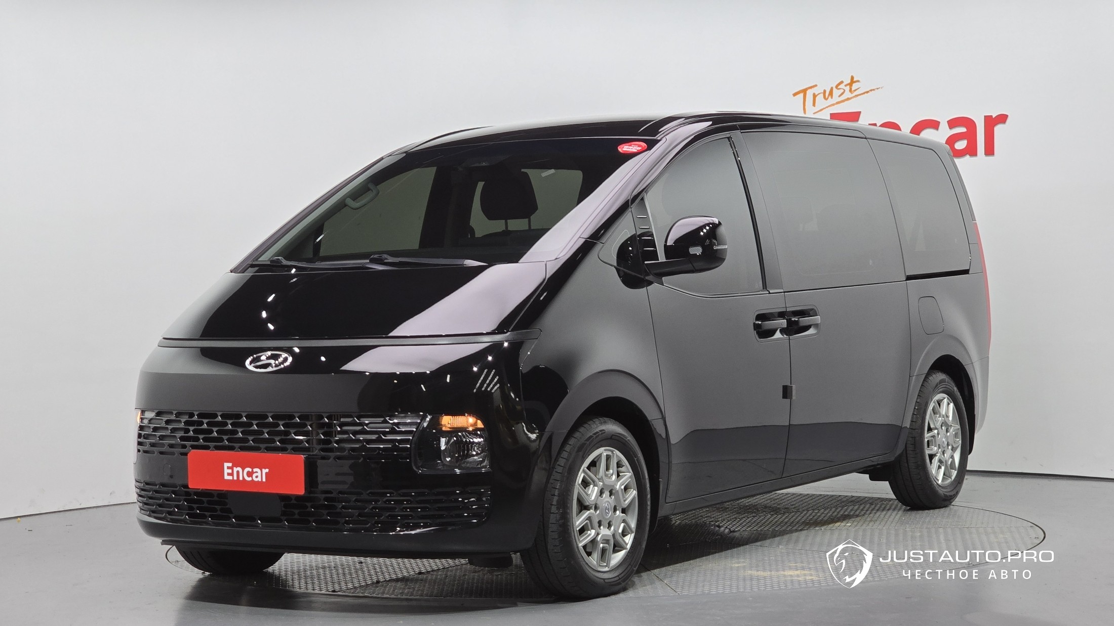 Автомобиль Hyundai Staria