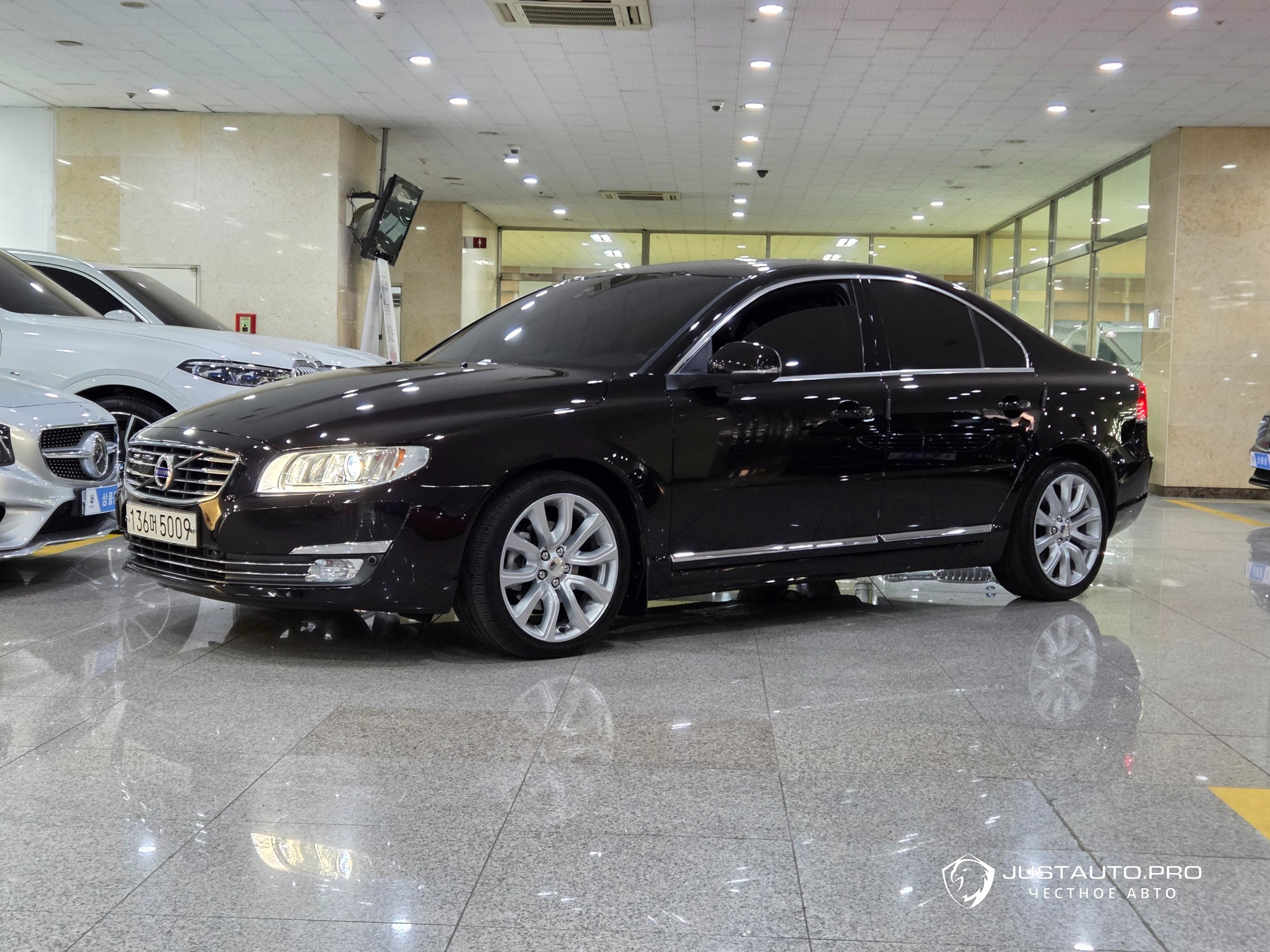 Автомобиль Volvo S80