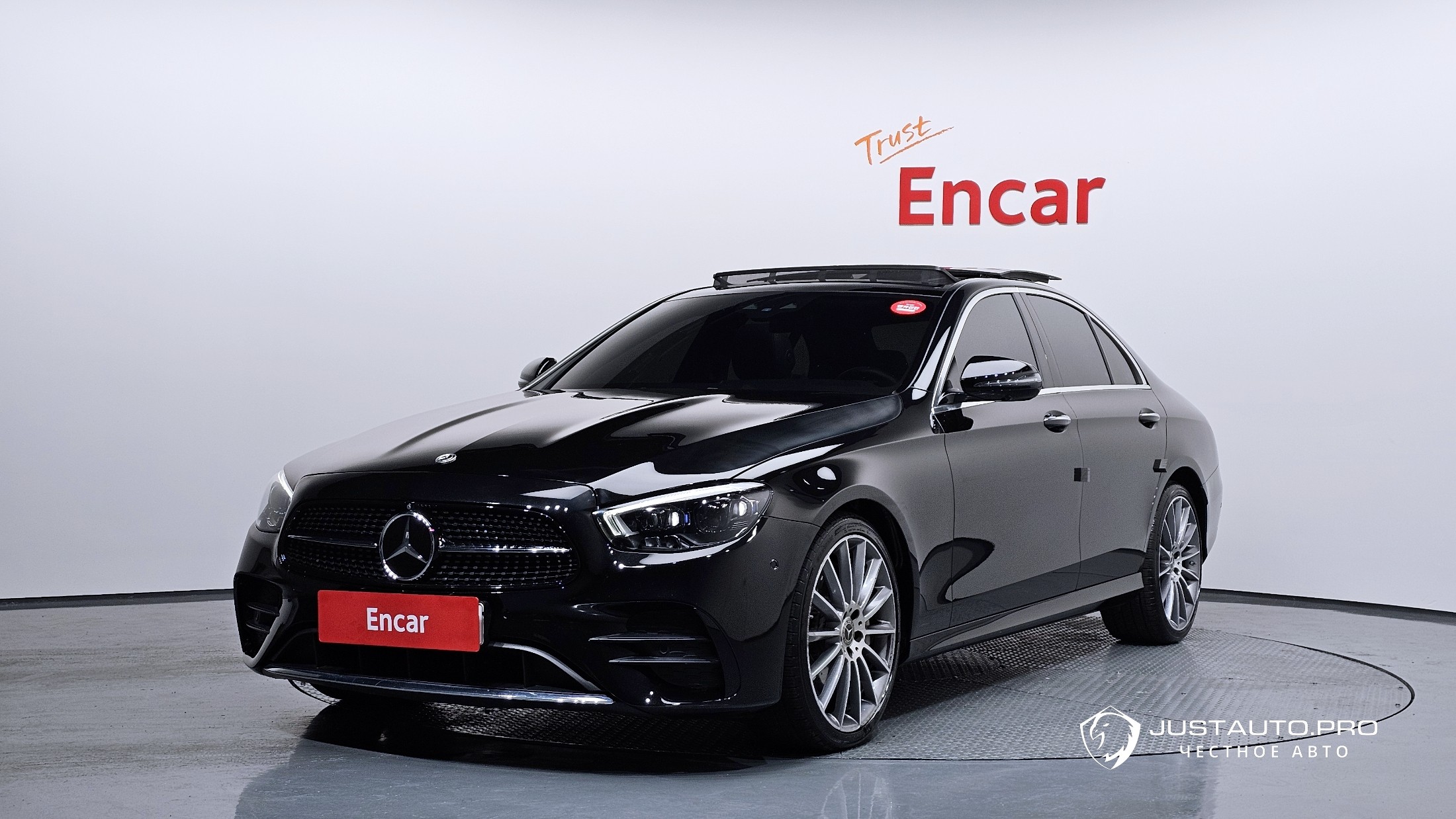 Автомобиль Mercedes-Benz E-Class