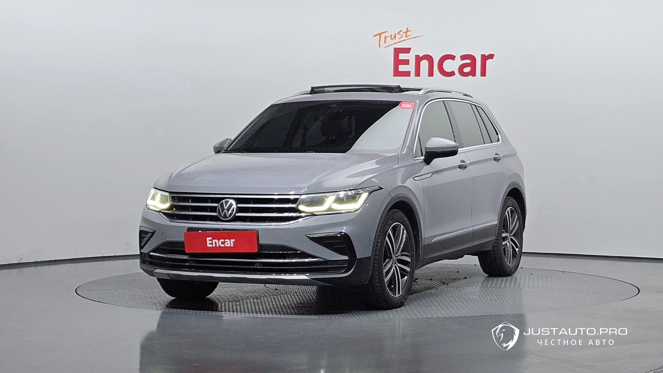 Автомобиль Volkswagen Tiguan