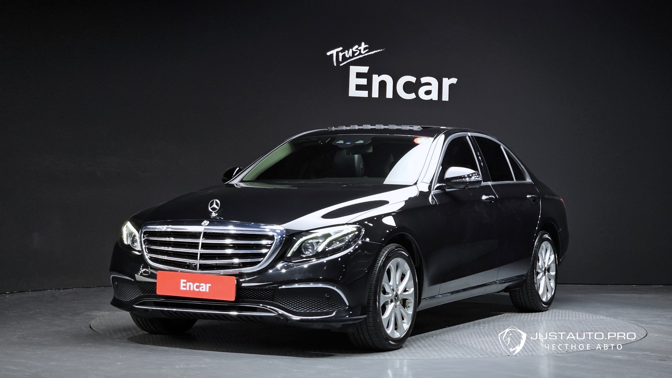 Автомобиль Mercedes-Benz E-Class