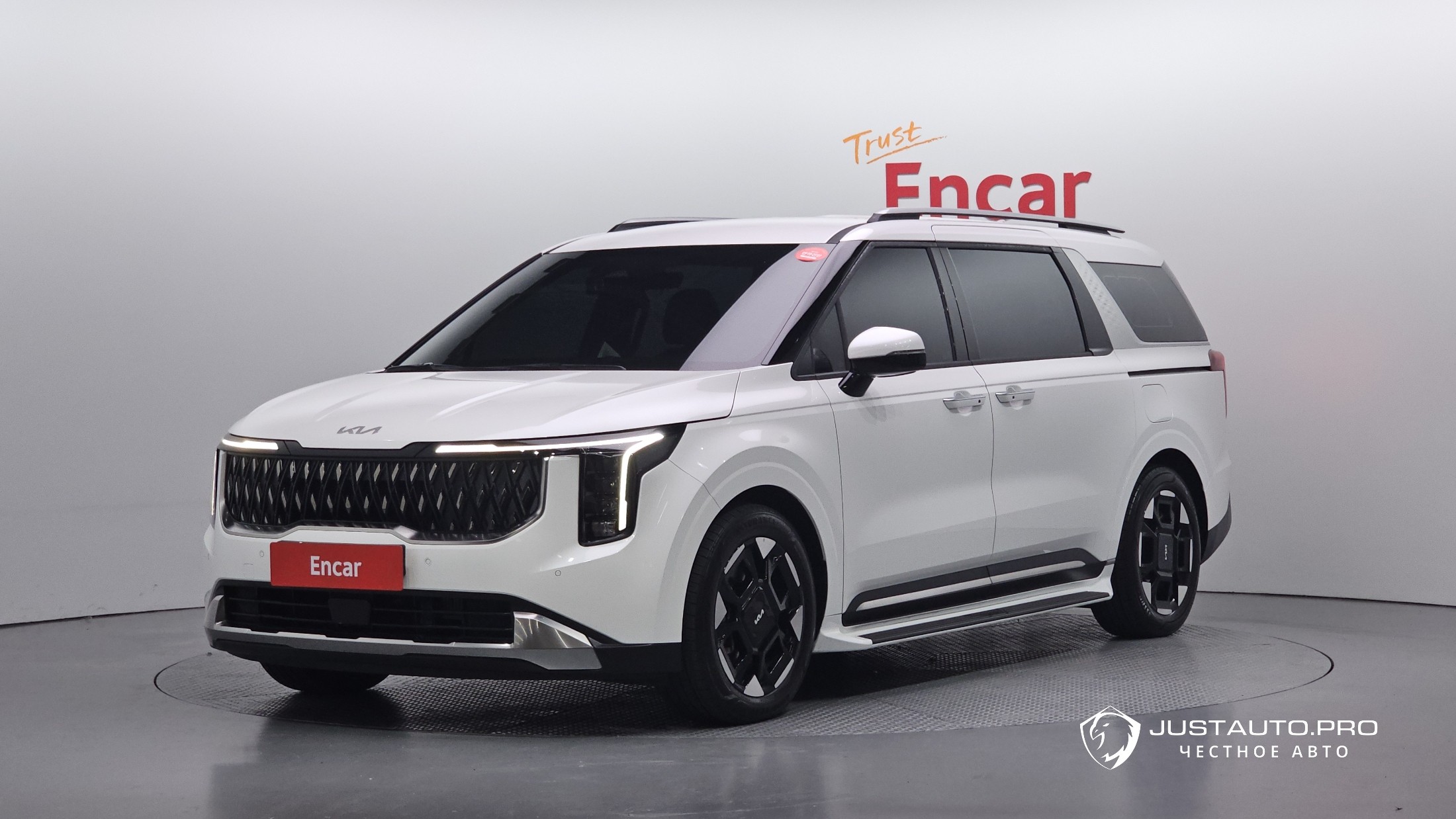 Автомобиль Kia Canival