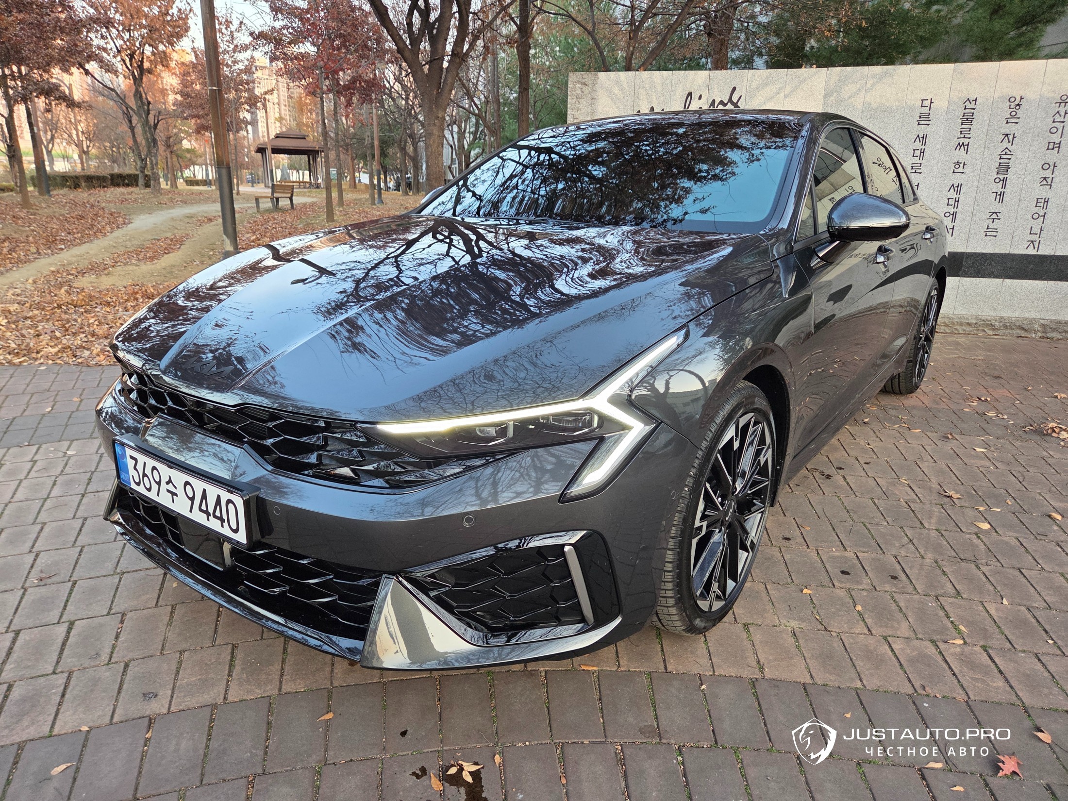 Автомобиль Kia K5