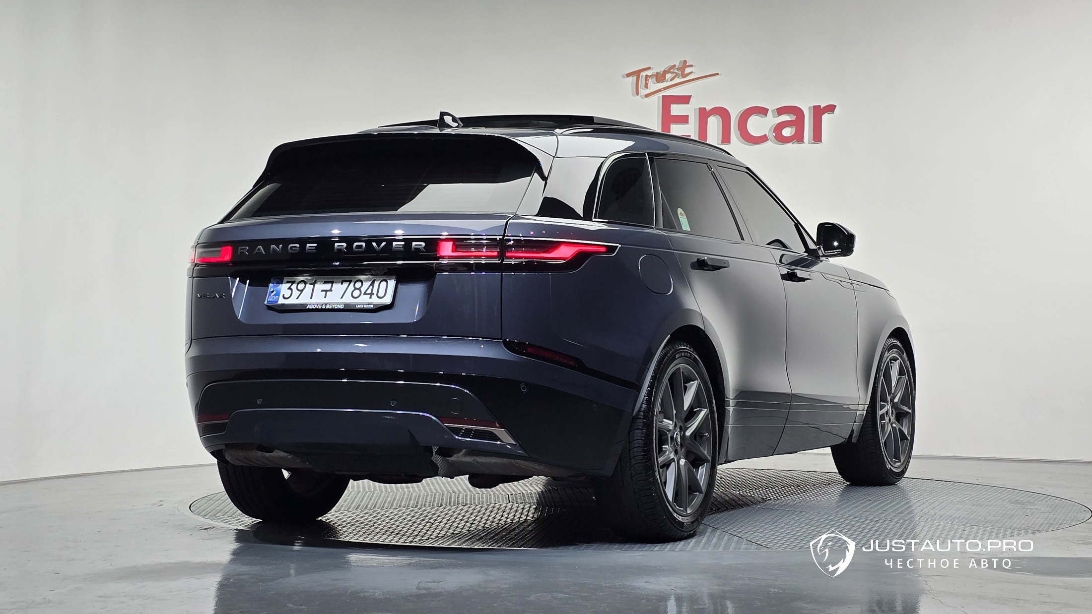 Автомобиль Land Rover Range Rover Velar