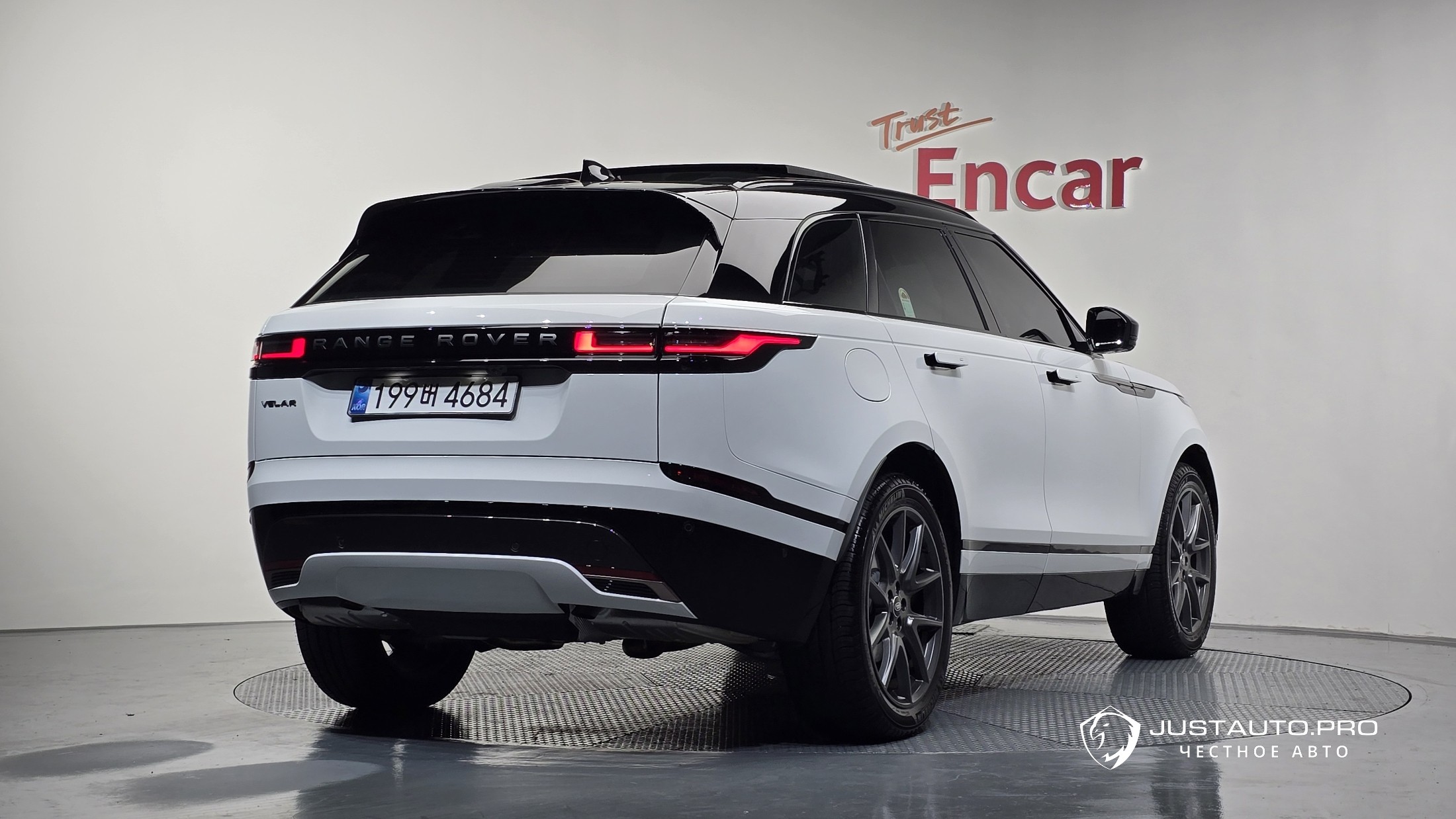 Автомобиль Land Rover Range Rover Velar