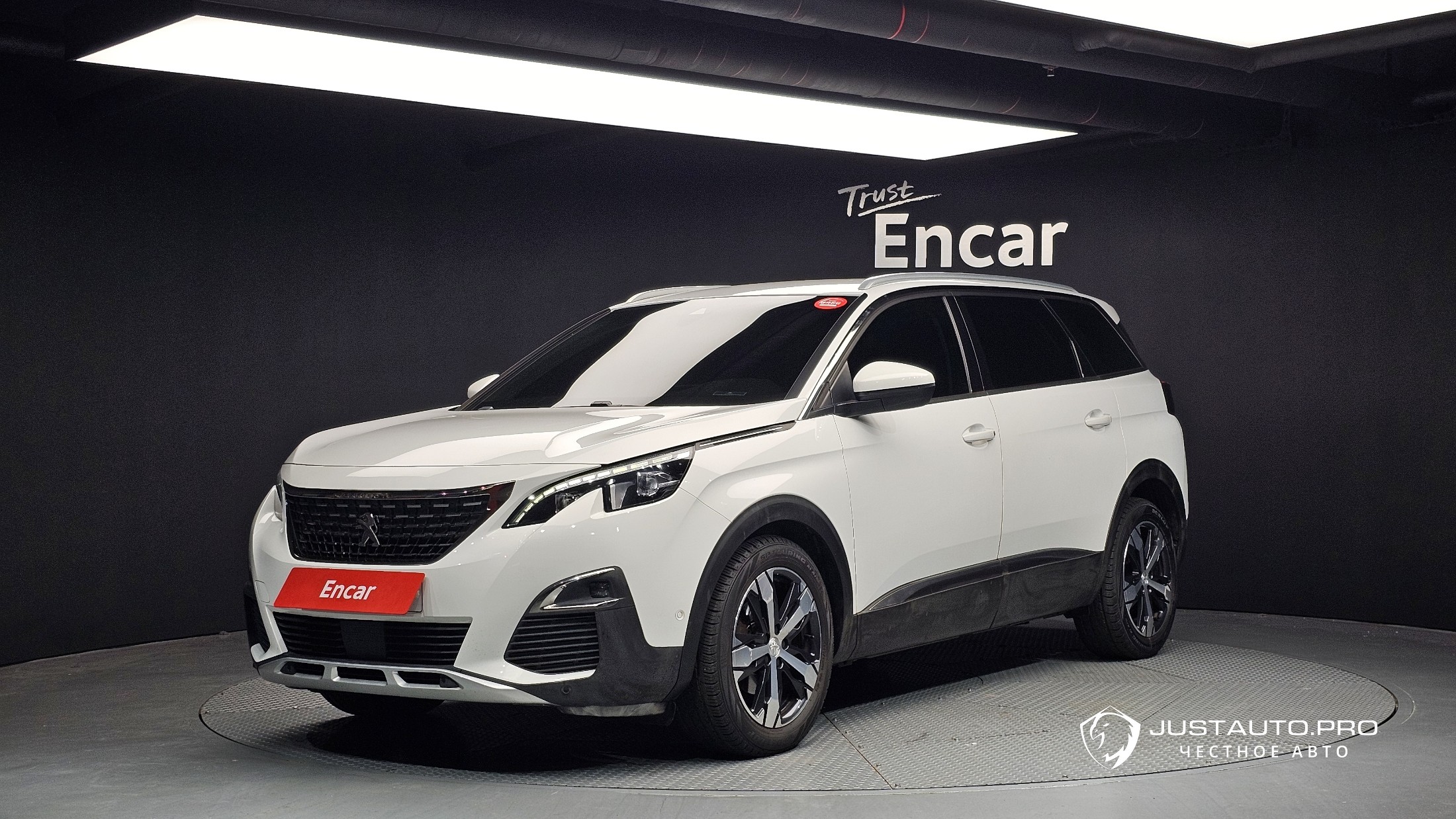 Автомобиль Peugeot 5008