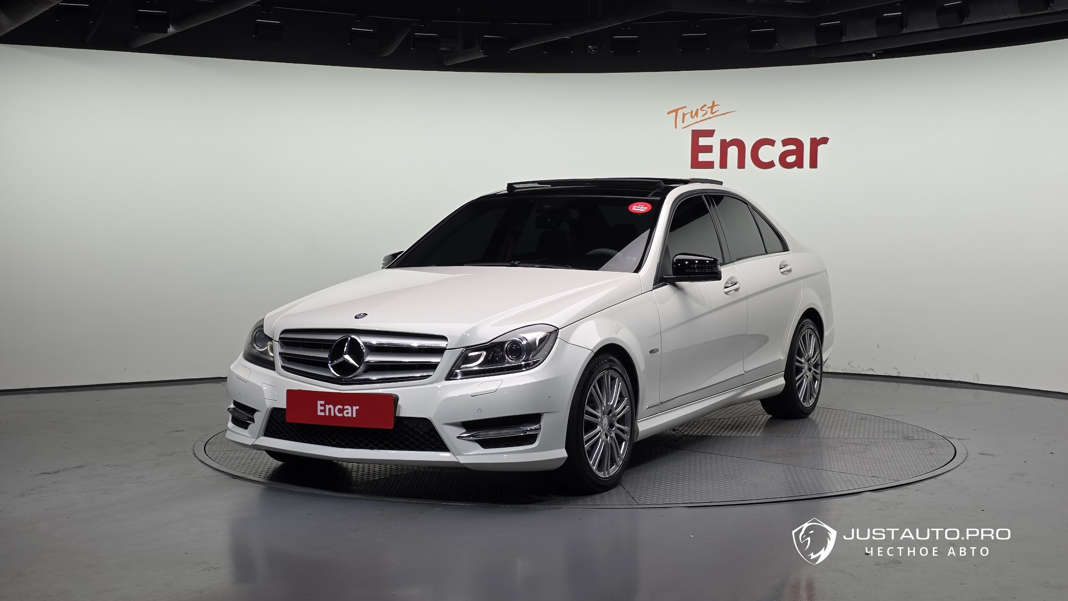 Автомобиль Mercedes-Benz C-Class