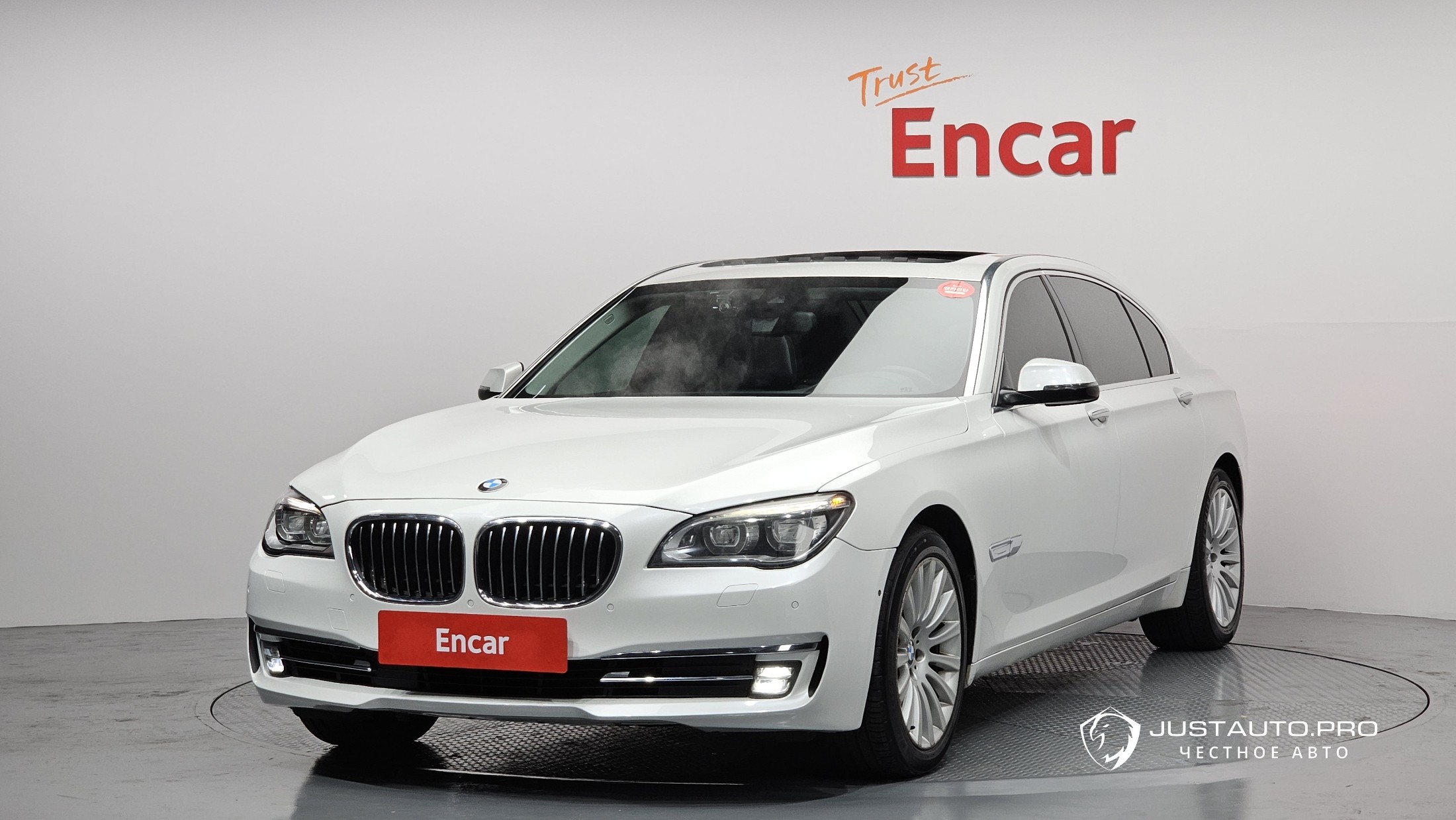 Автомобиль BMW 7-Series