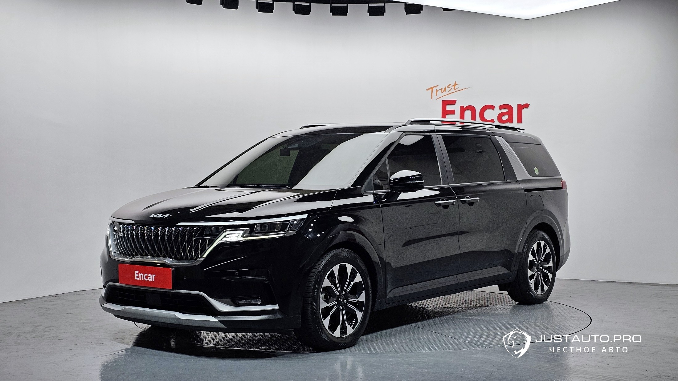 Автомобиль Kia Canival