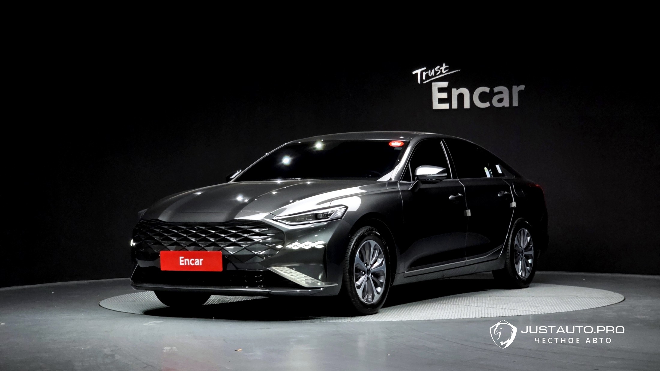 Автомобиль Kia K8