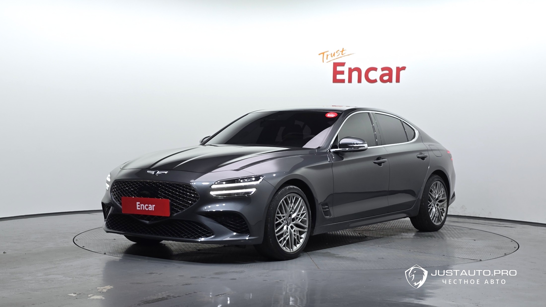 Автомобиль Genesis G70