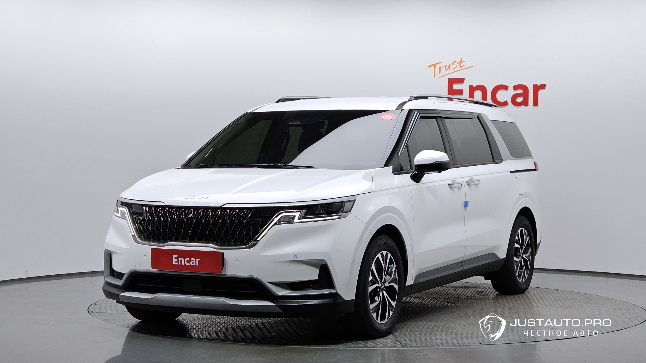 Автомобиль Kia Canival