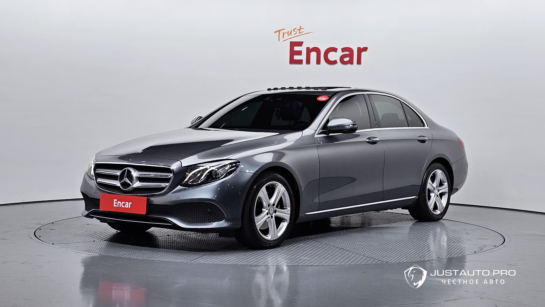 Автомобиль Mercedes-Benz E-Class
