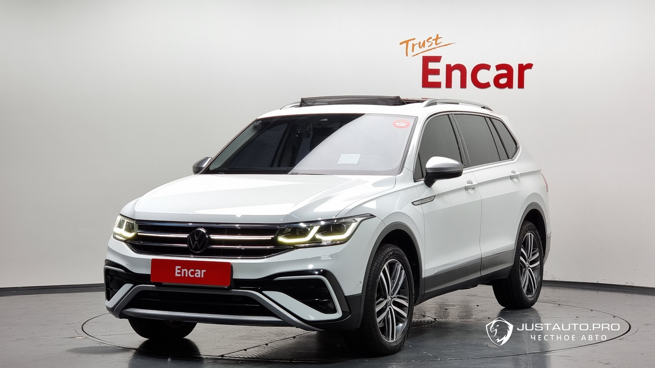 Автомобиль Volkswagen Tiguan