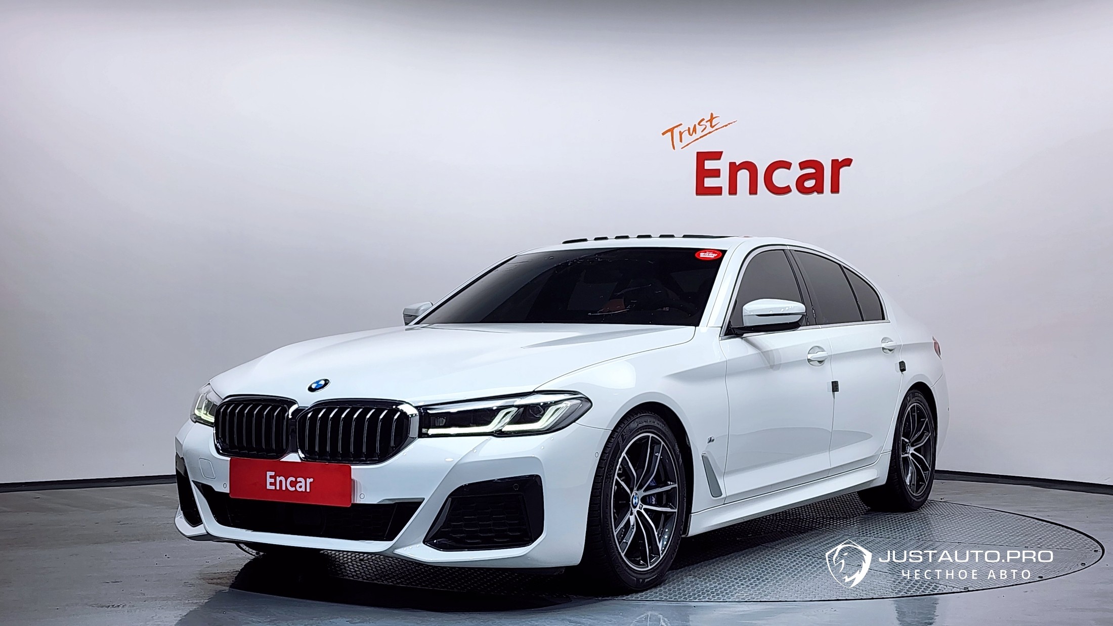 Автомобиль BMW 5-Series