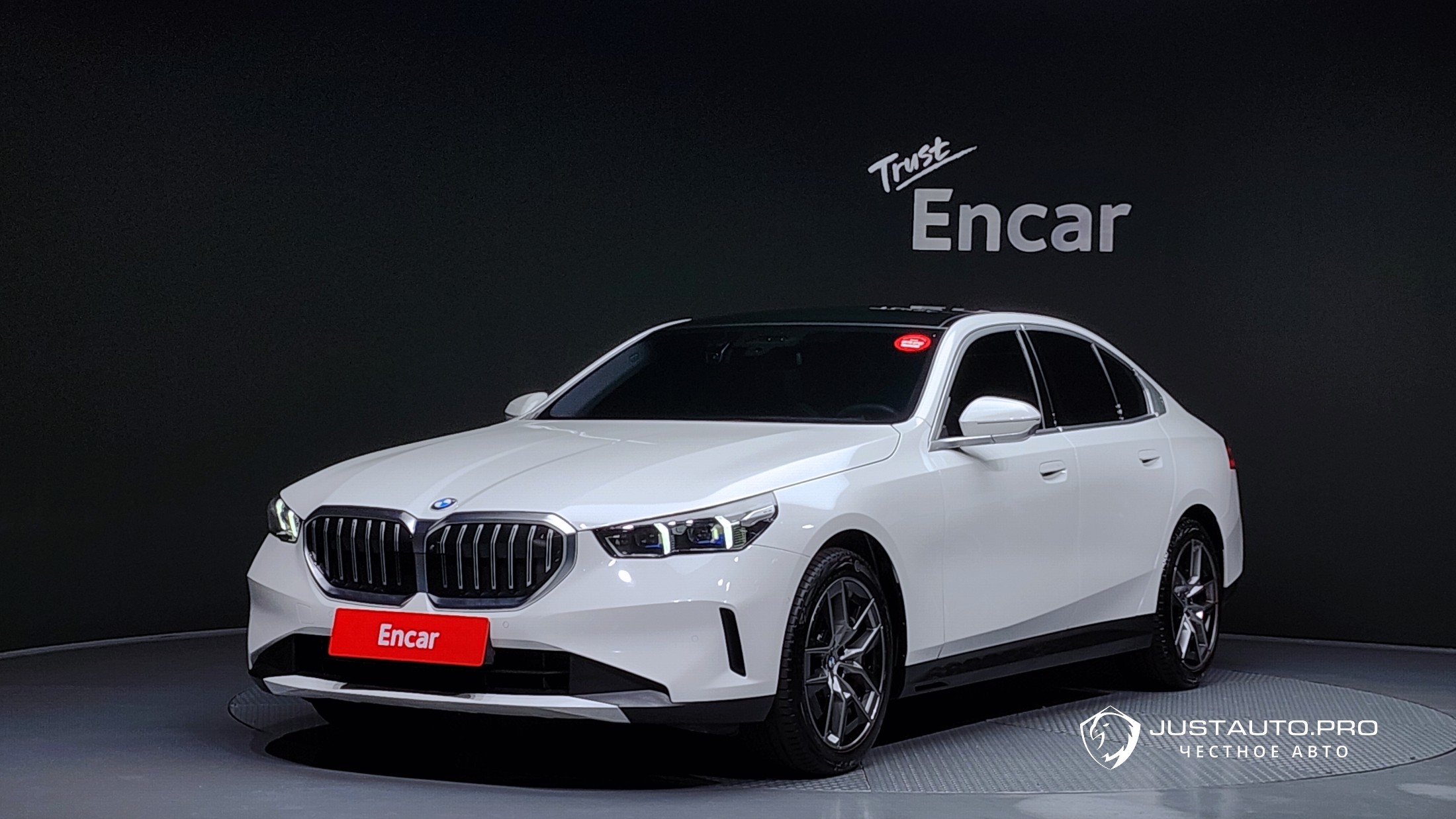 Автомобиль BMW 5-Series