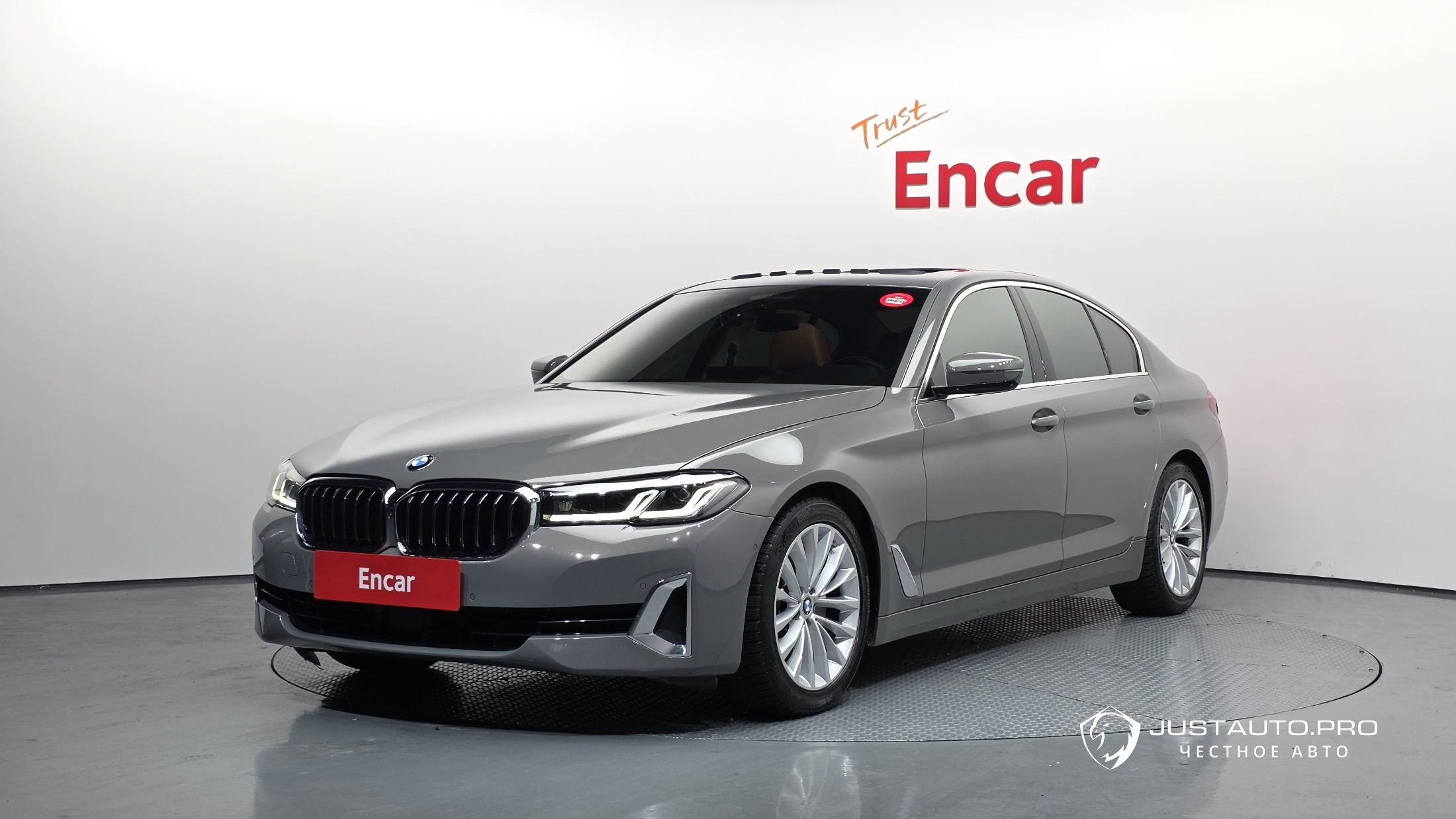 Автомобиль BMW 5-Series