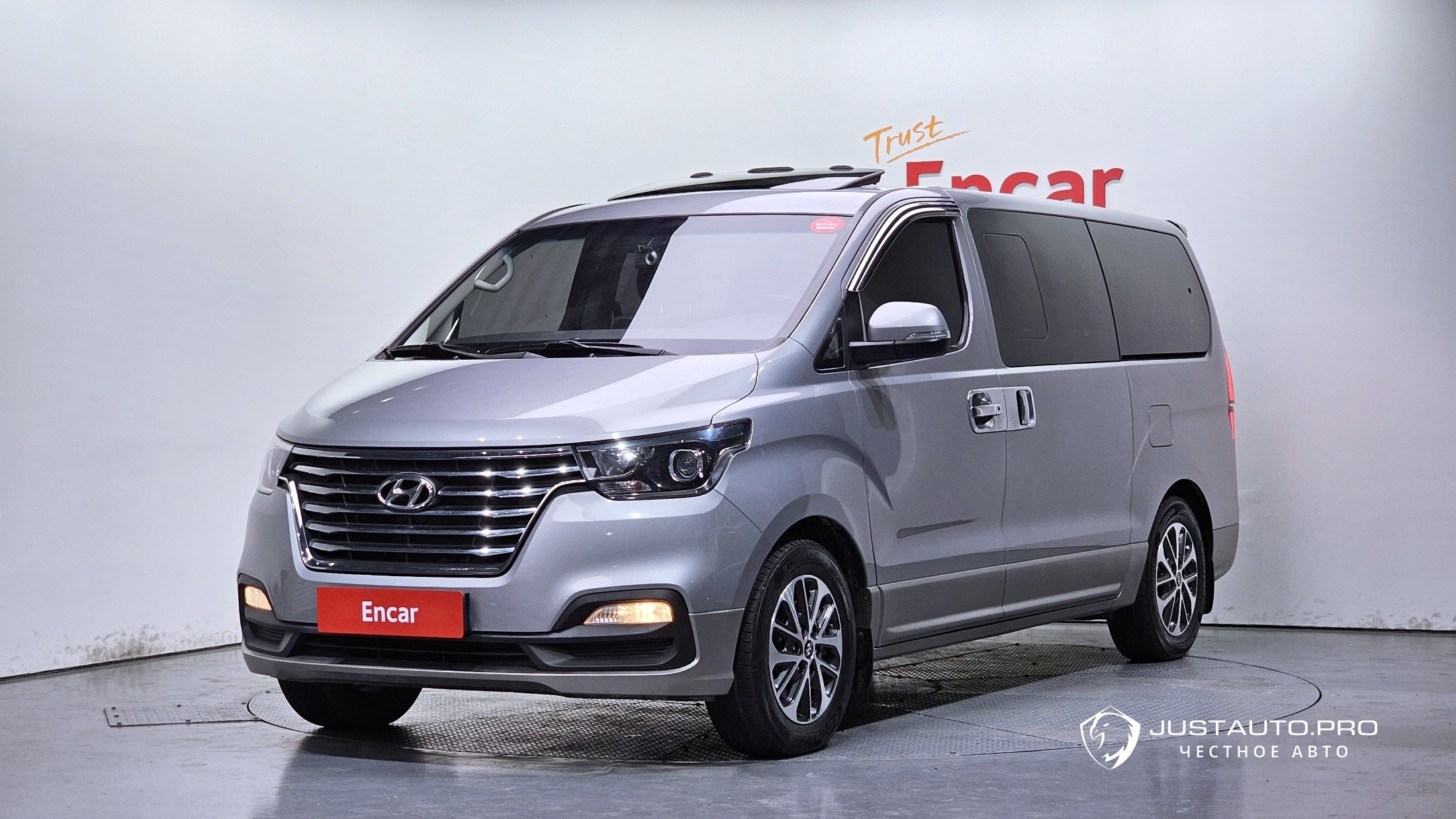 Автомобиль Hyundai Starex