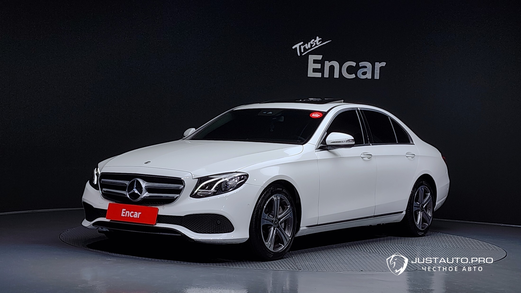 Автомобиль Mercedes-Benz E-Class