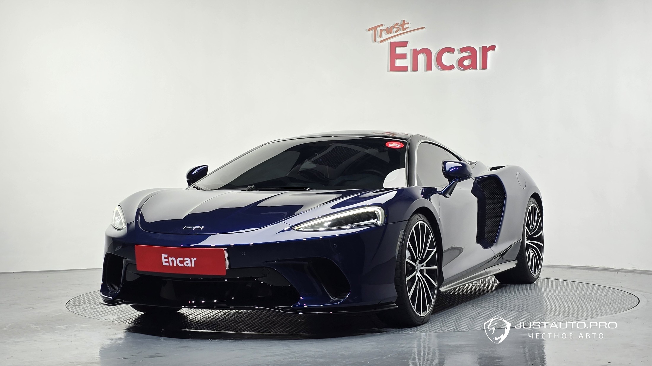 Автомобиль Mclaren GT