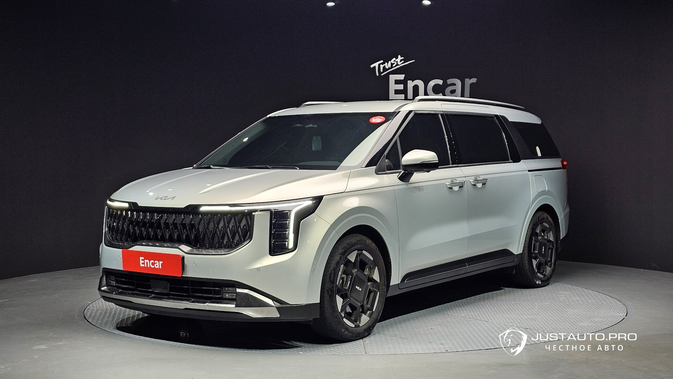 Автомобиль Kia Canival