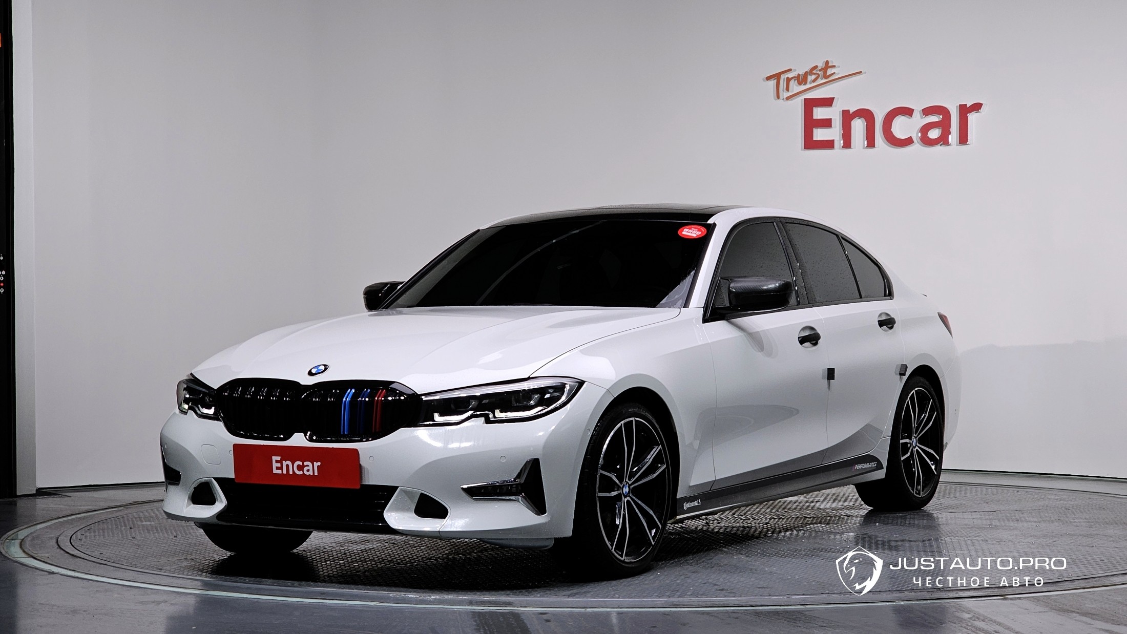 Автомобиль BMW 3-Series