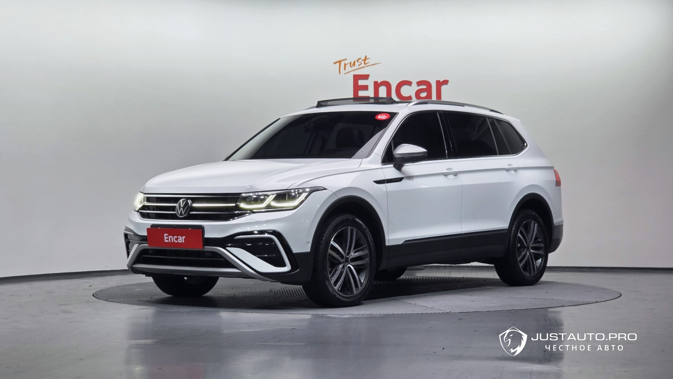 Автомобиль Volkswagen Tiguan