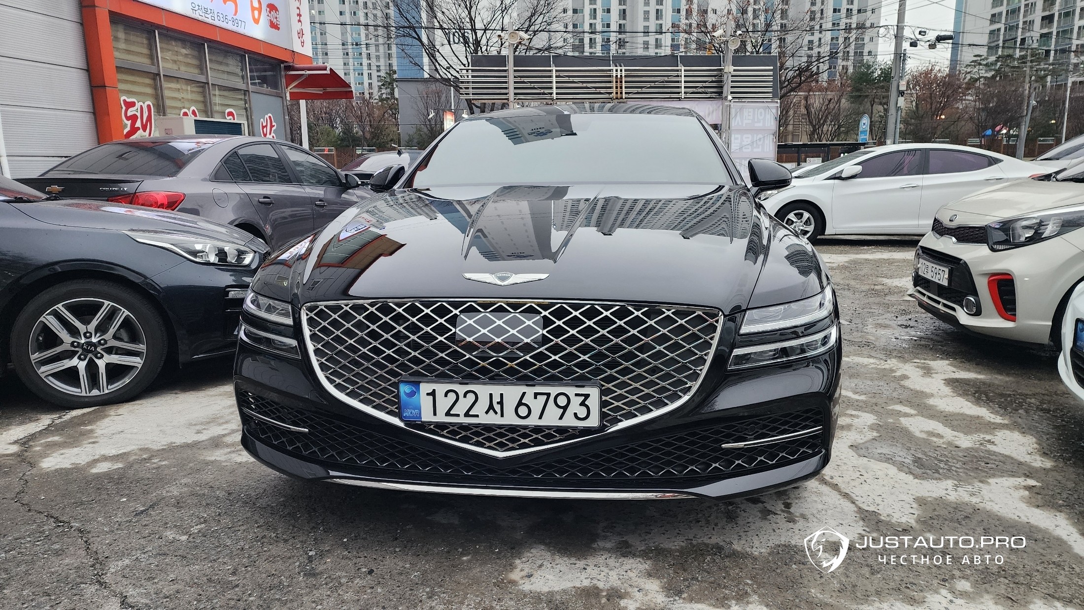 Автомобиль Genesis G80