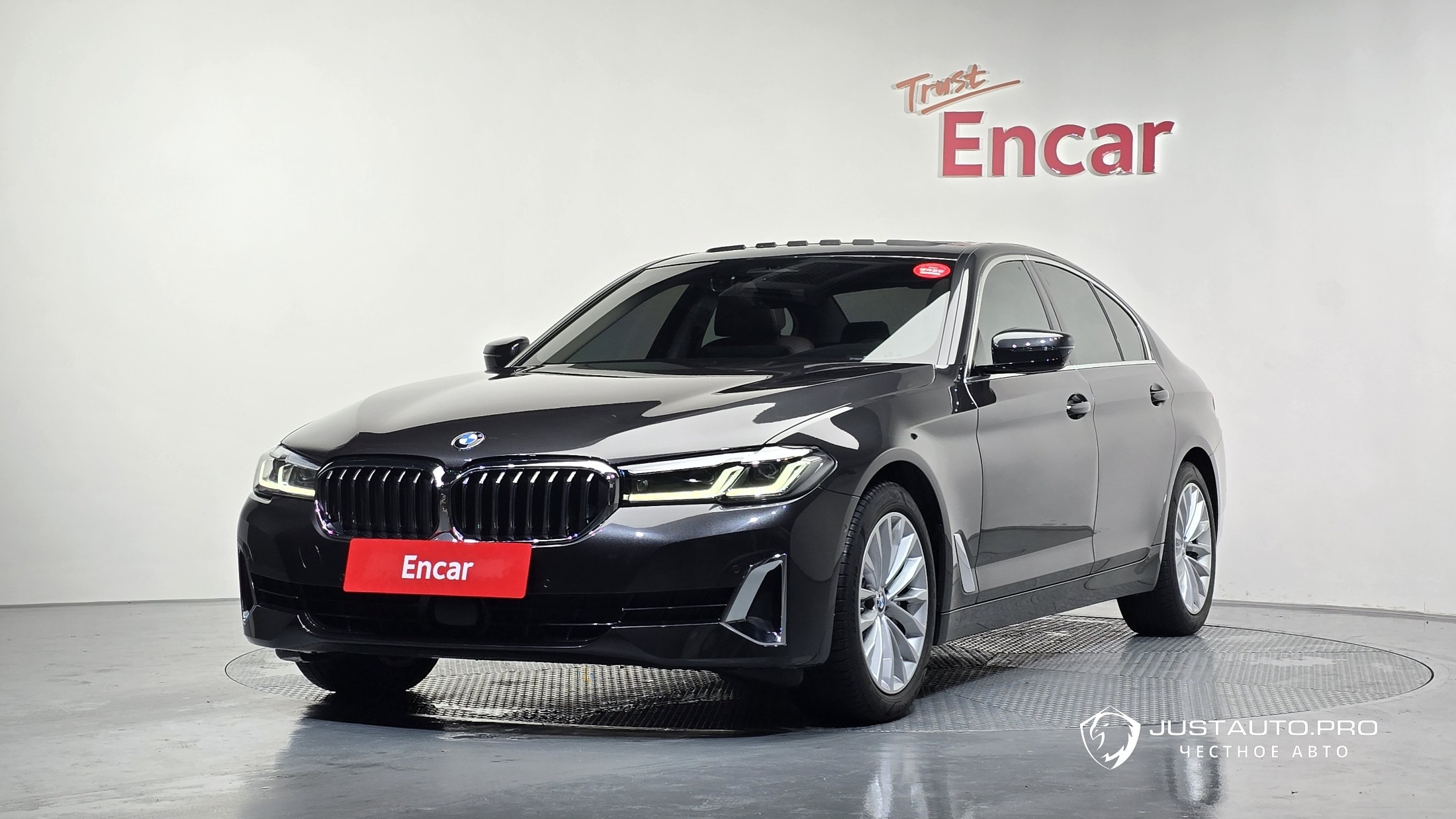 Автомобиль BMW 5-Series