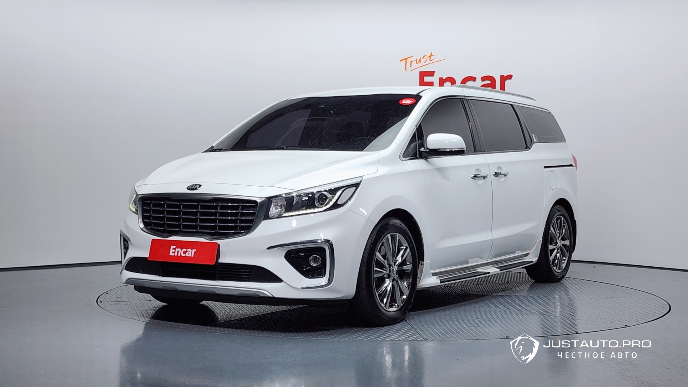 Автомобиль Kia Canival