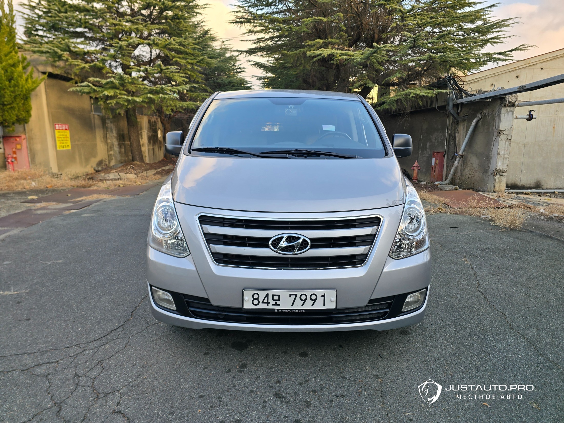 Автомобиль Hyundai Starex