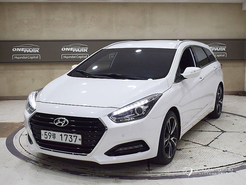 Автомобиль Hyundai i40