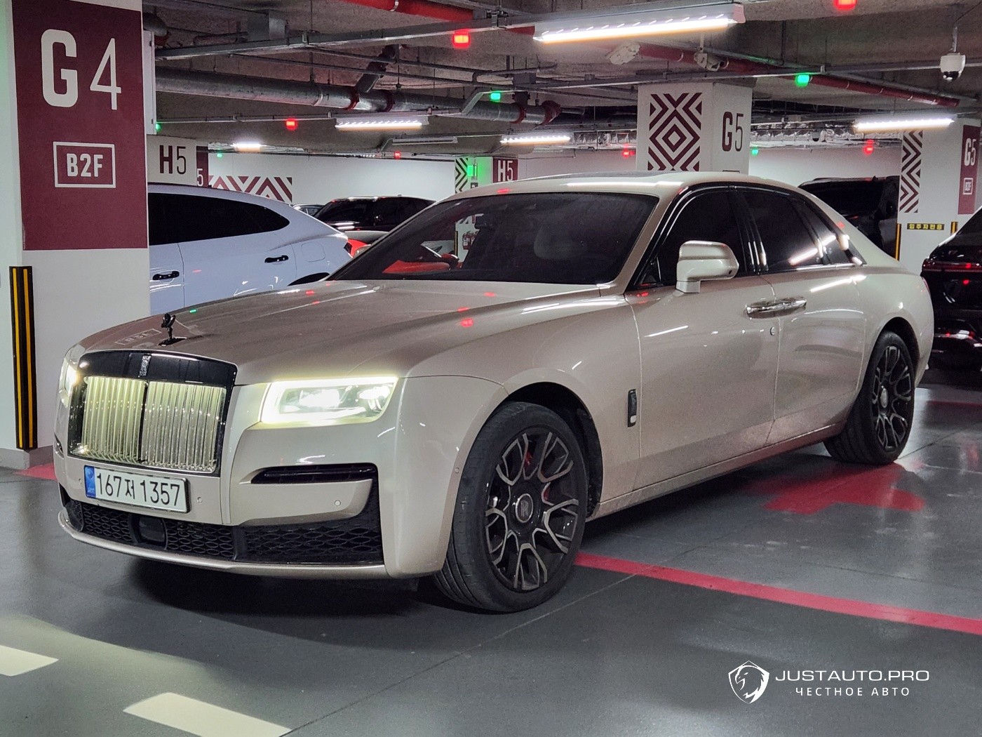 Автомобиль Rolls-Royce Ghost